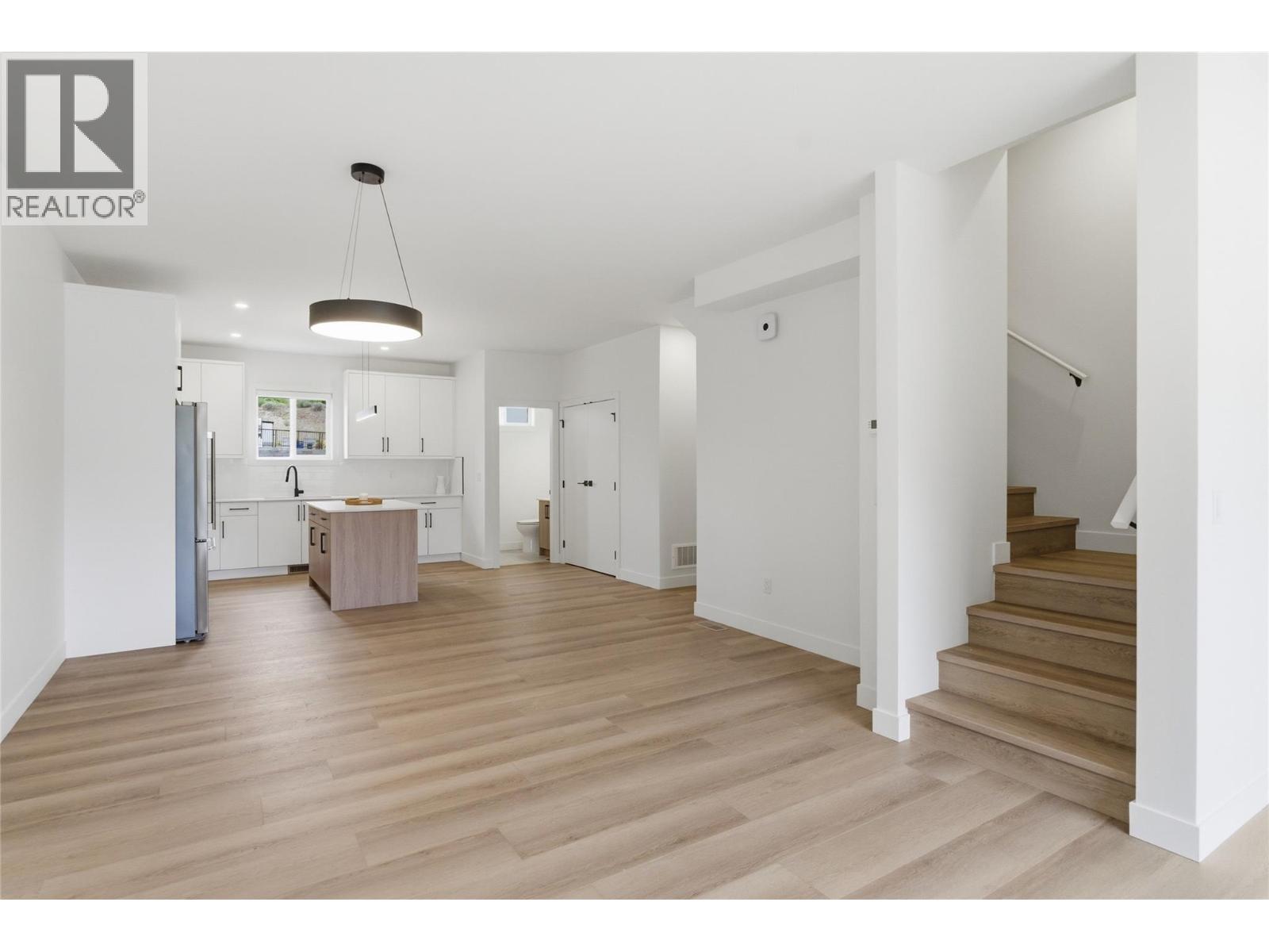 4601 97 Street Unit# 6, Osoyoos, BC - Indoor Photo Showing Living Room