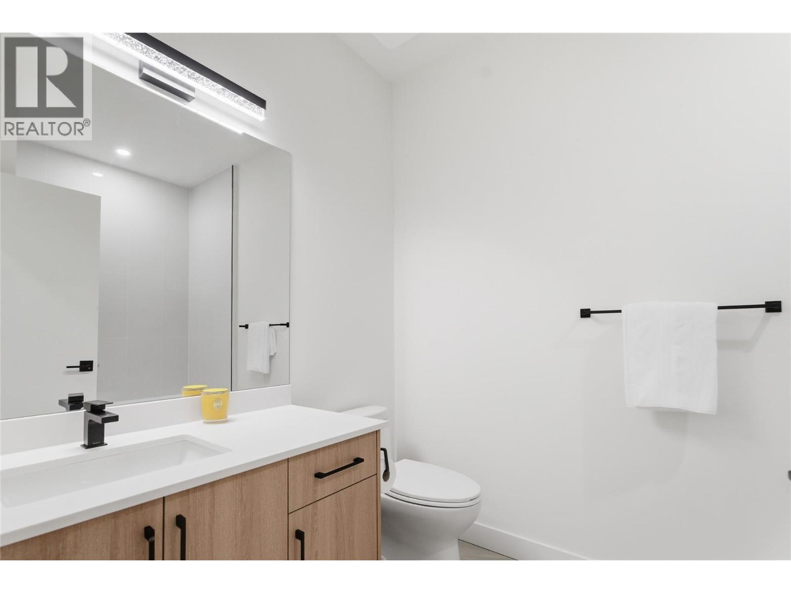 Second Full Bathroom on the Third floor - 4601 97 Street Unit# 6, Osoyoos, BC - Indoor Photo Showing Bathroom