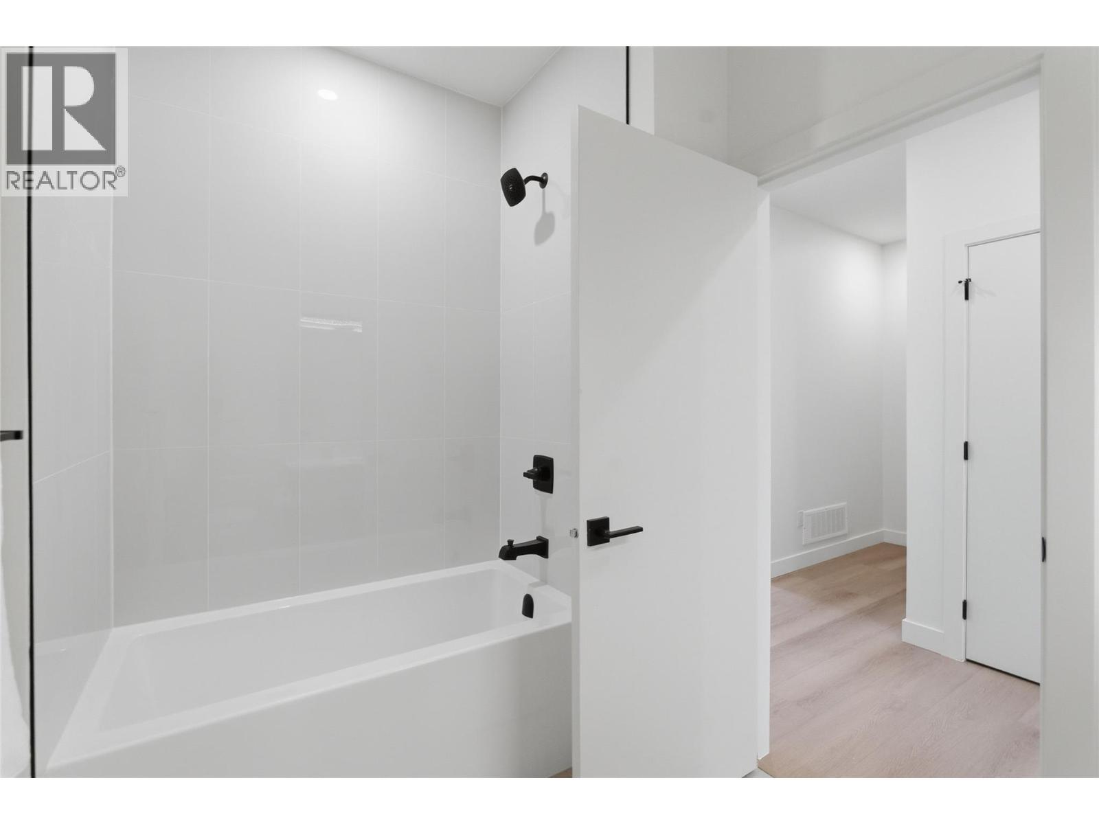 4601 97 Street Unit# 6, Osoyoos, BC - Indoor Photo Showing Bathroom