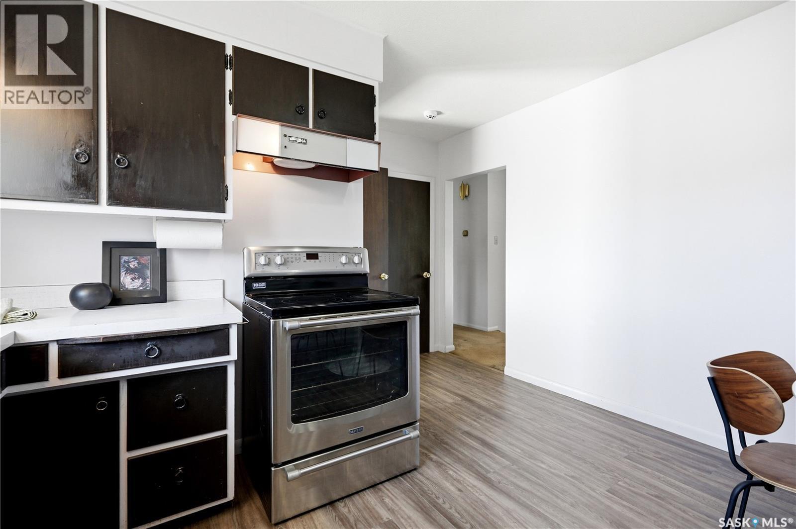 1901 William Avenue, Saskatoon, SK - Indoor Photo Showing Kitchen