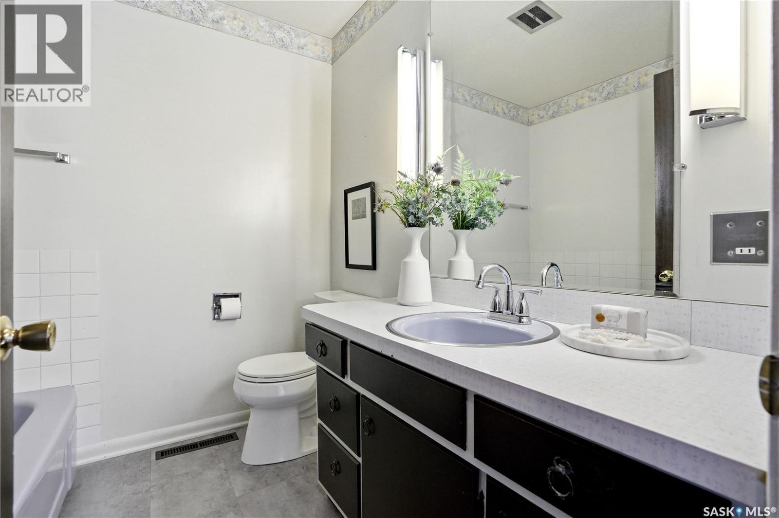 1901 William Avenue, Saskatoon, SK - Indoor Photo Showing Bathroom