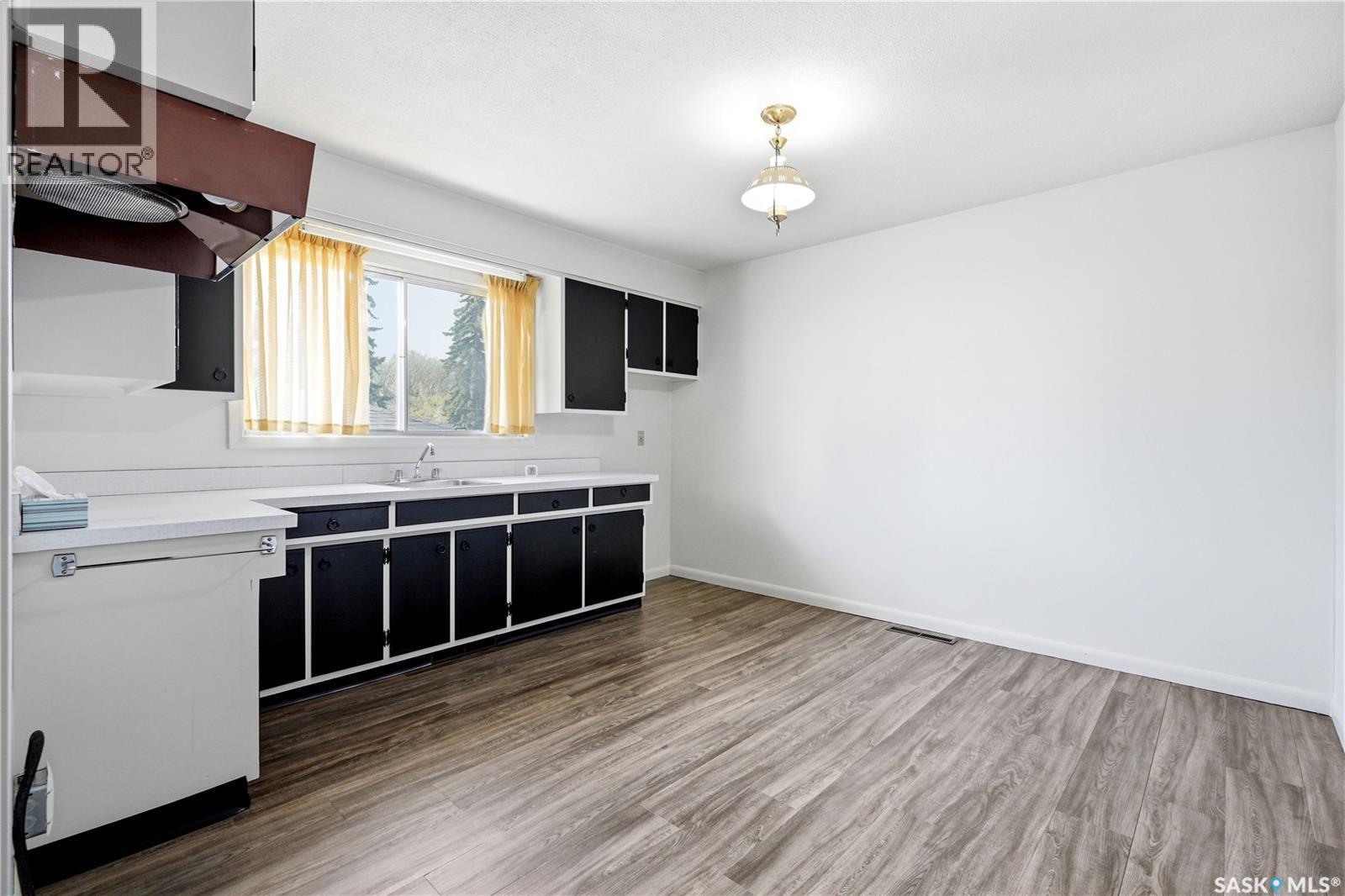1901 William Avenue, Saskatoon, SK - Indoor
