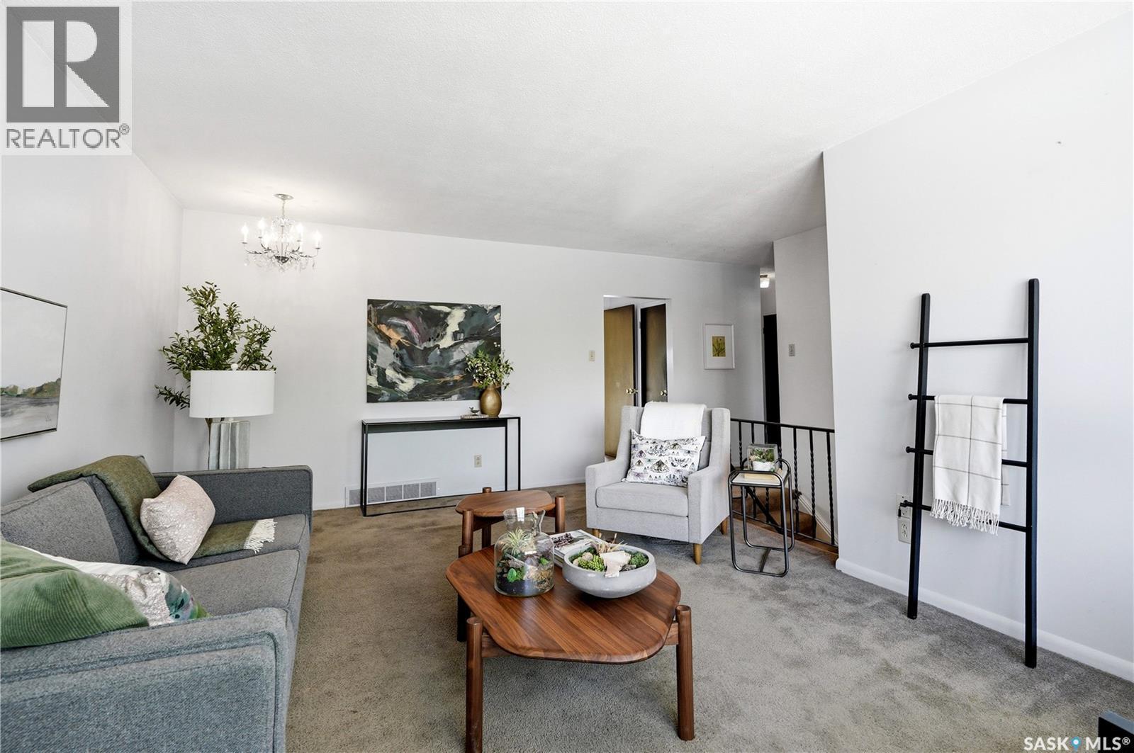 1901 William Avenue, Saskatoon, SK - Indoor Photo Showing Living Room