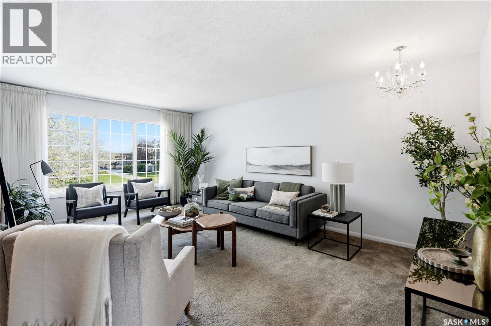 1901 William Avenue, Saskatoon, SK - Indoor Photo Showing Living Room