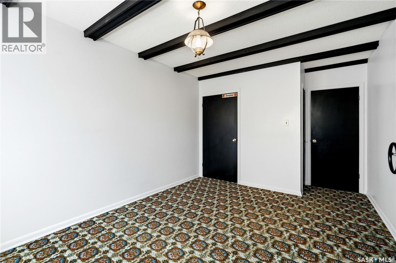 1901 William Avenue, Saskatoon, SK - Indoor