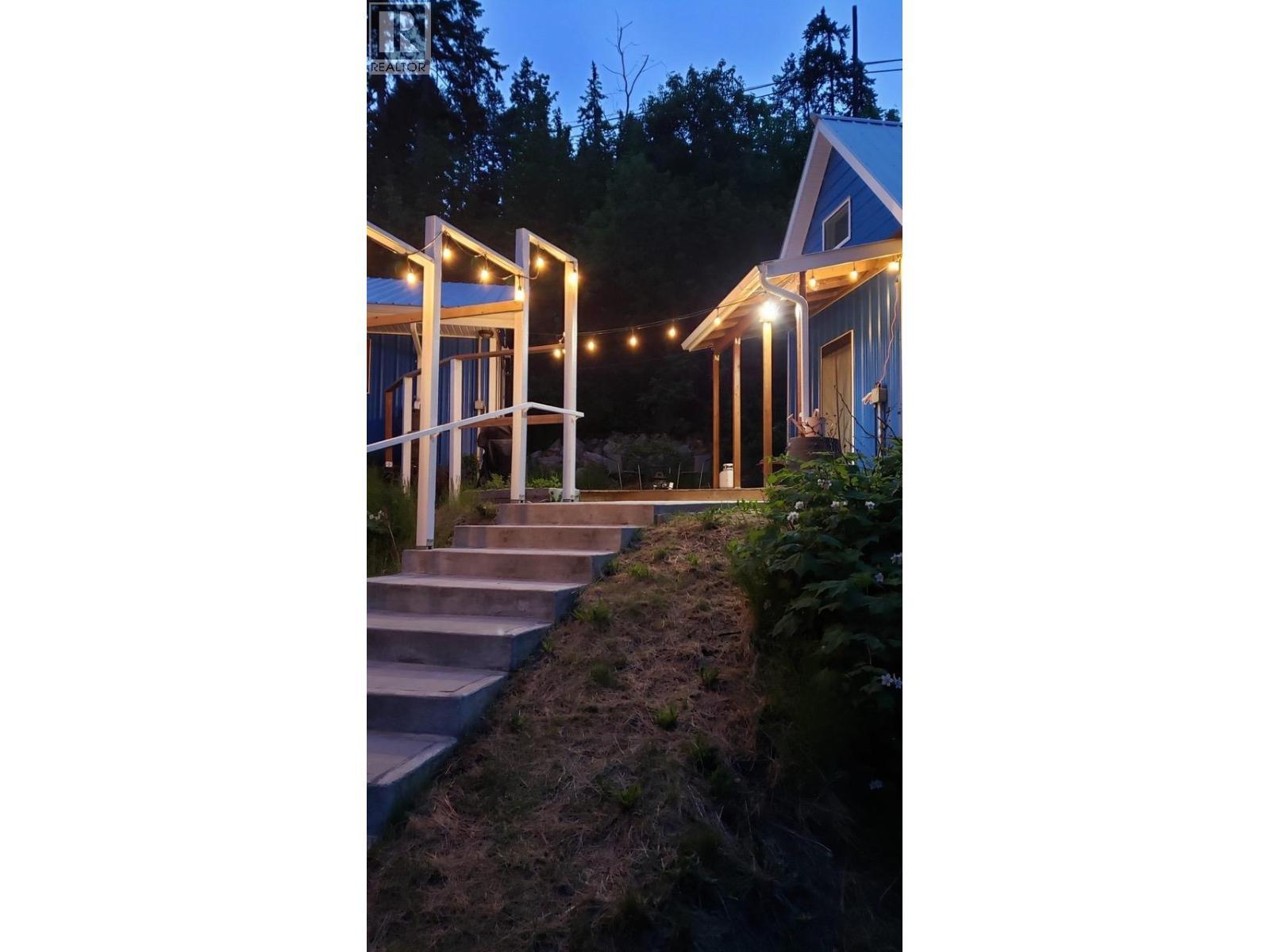 6421 Sunshine Drive, Nelson, BC - Outdoor
