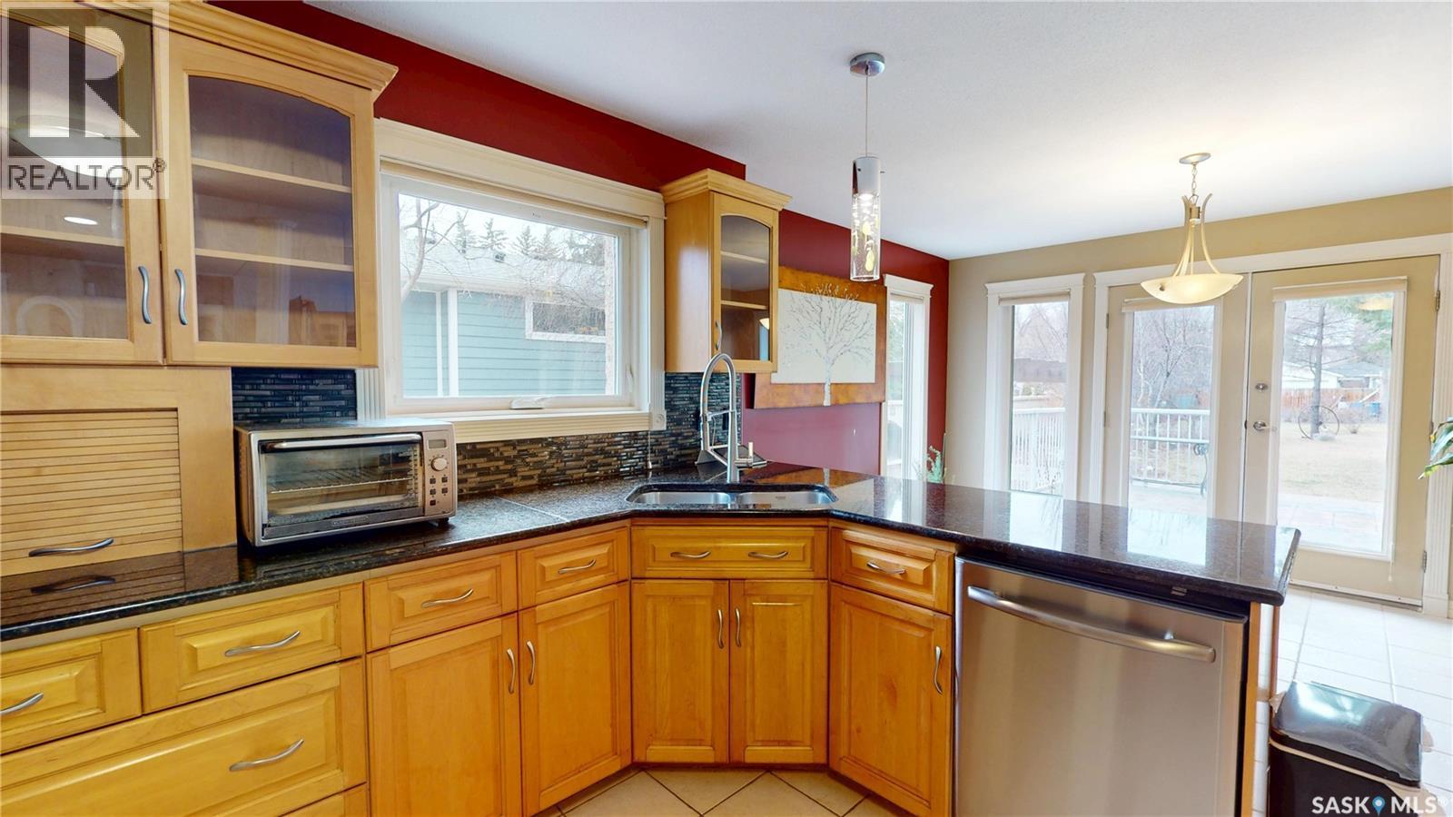 3150 Caen Street, Saskatoon, SK - Indoor Photo Showing Kitchen