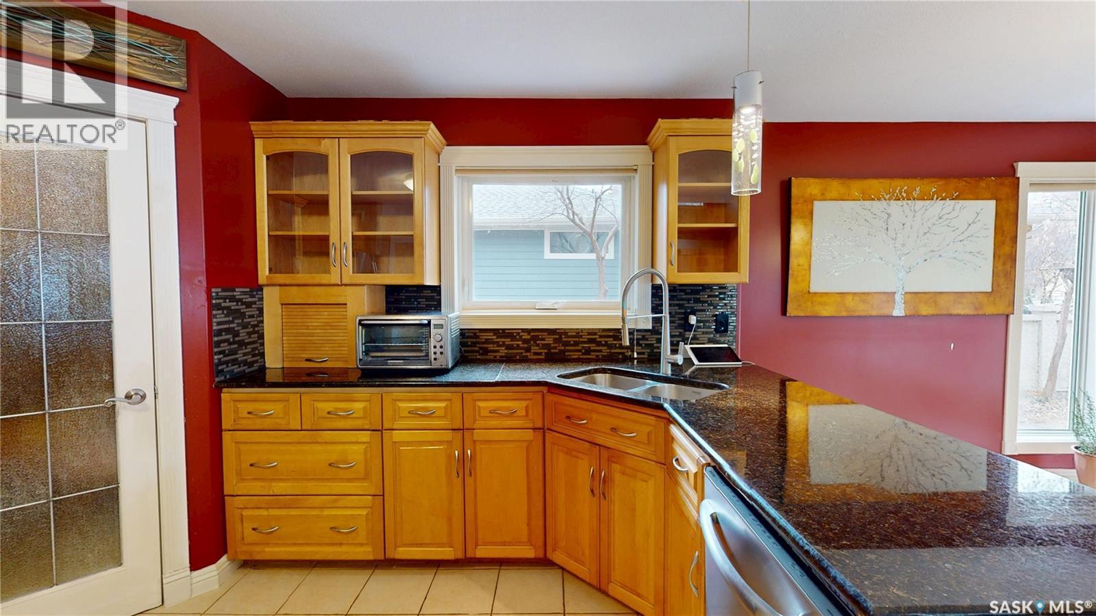 3150 Caen Street, Saskatoon, SK - Indoor Photo Showing Kitchen With Double Sink