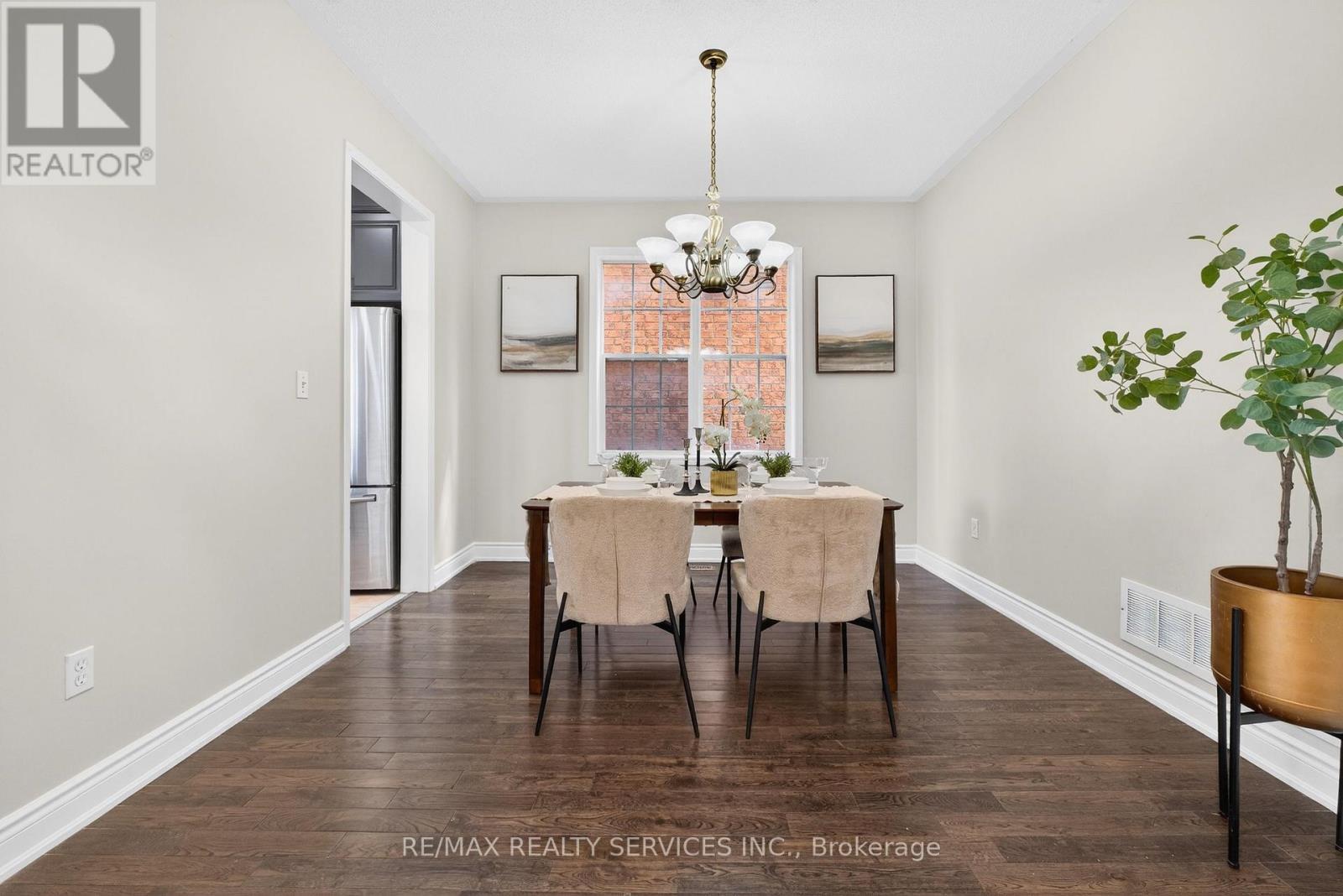 47 Upper Highlands Drive, Brampton, ON - Indoor Photo Showing Dining Room