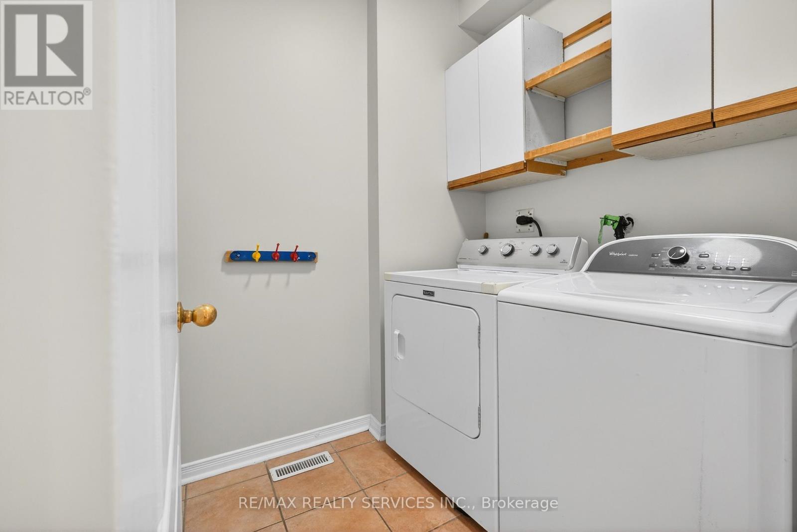 47 Upper Highlands Drive, Brampton, ON - Indoor Photo Showing Laundry Room