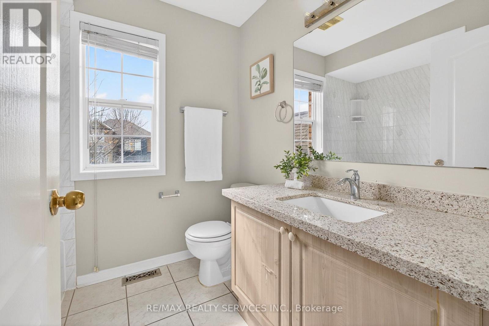 47 Upper Highlands Drive, Brampton, ON - Indoor Photo Showing Bathroom