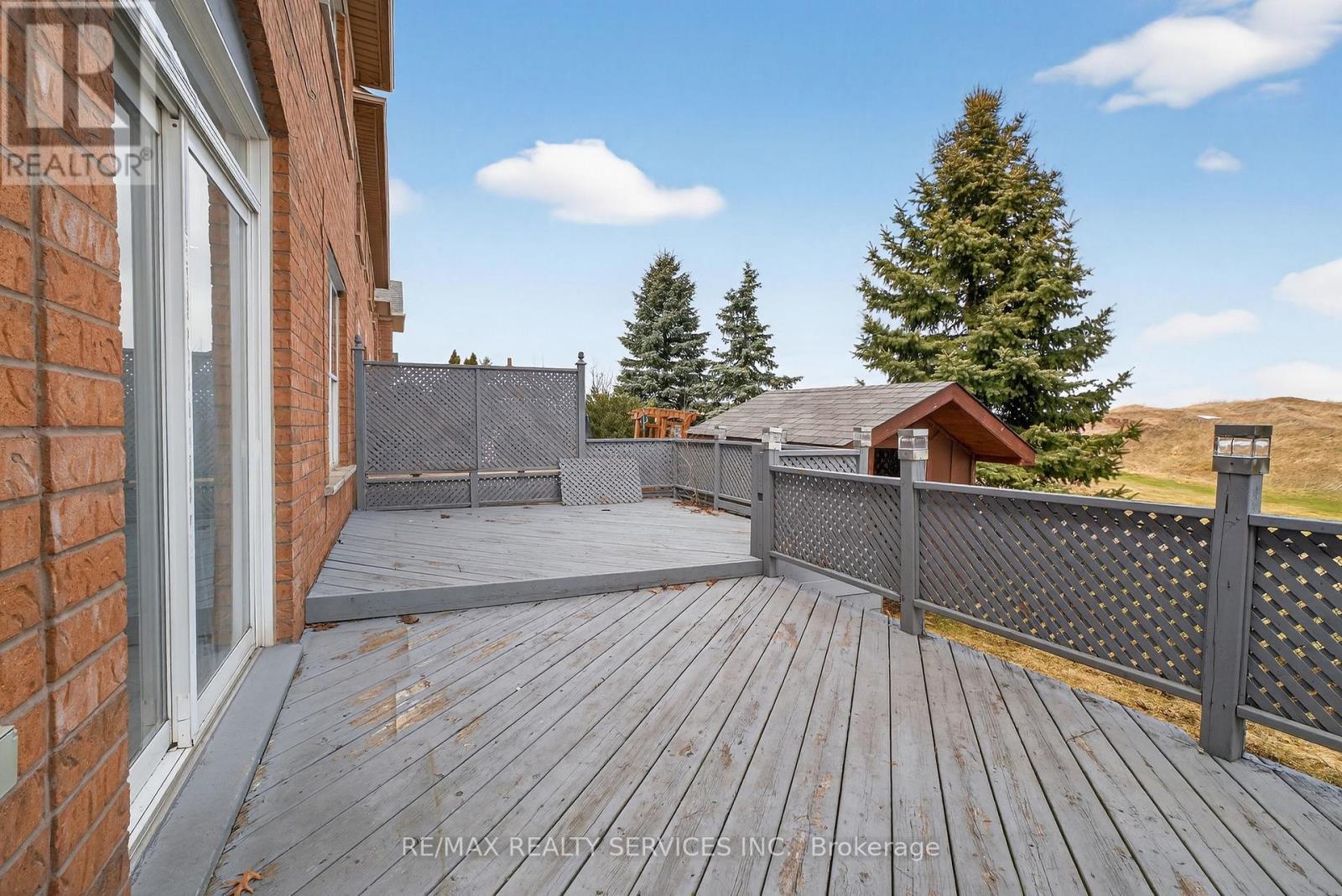 47 Upper Highlands Drive, Brampton, ON - Outdoor