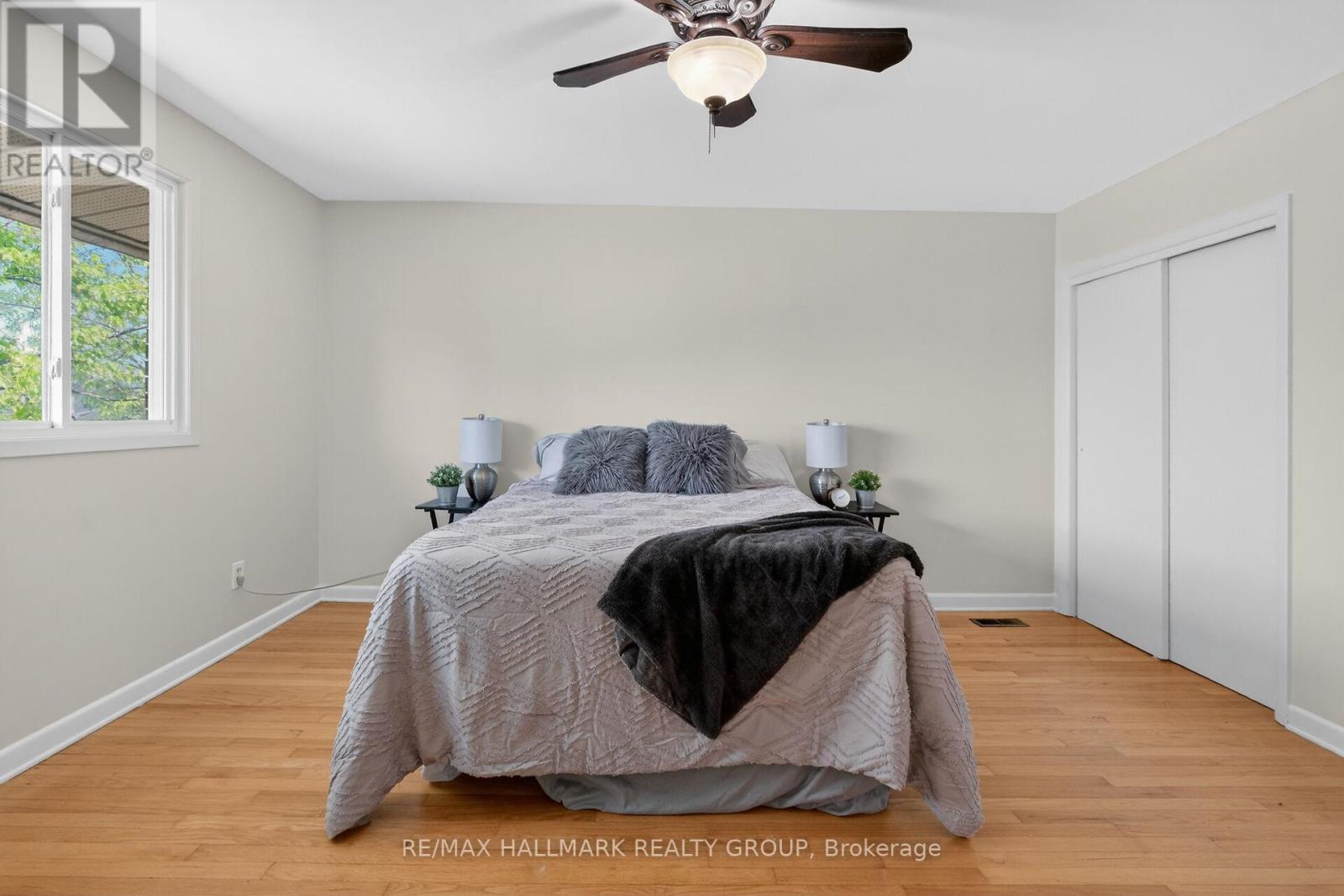 1286 Bonnie Crescent, Ottawa, ON - Indoor Photo Showing Bedroom