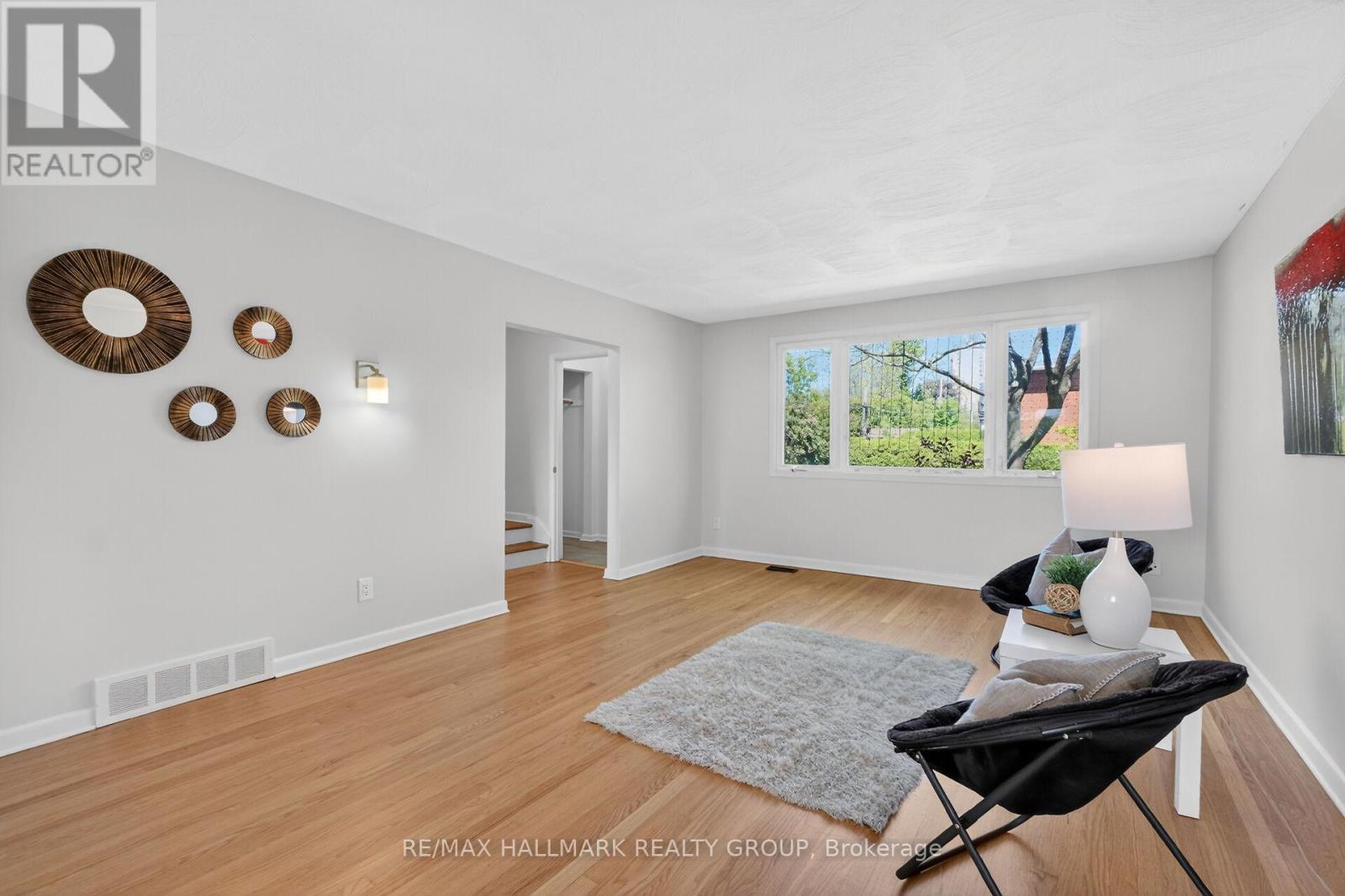 1286 Bonnie Crescent, Ottawa, ON - Indoor Photo Showing Living Room