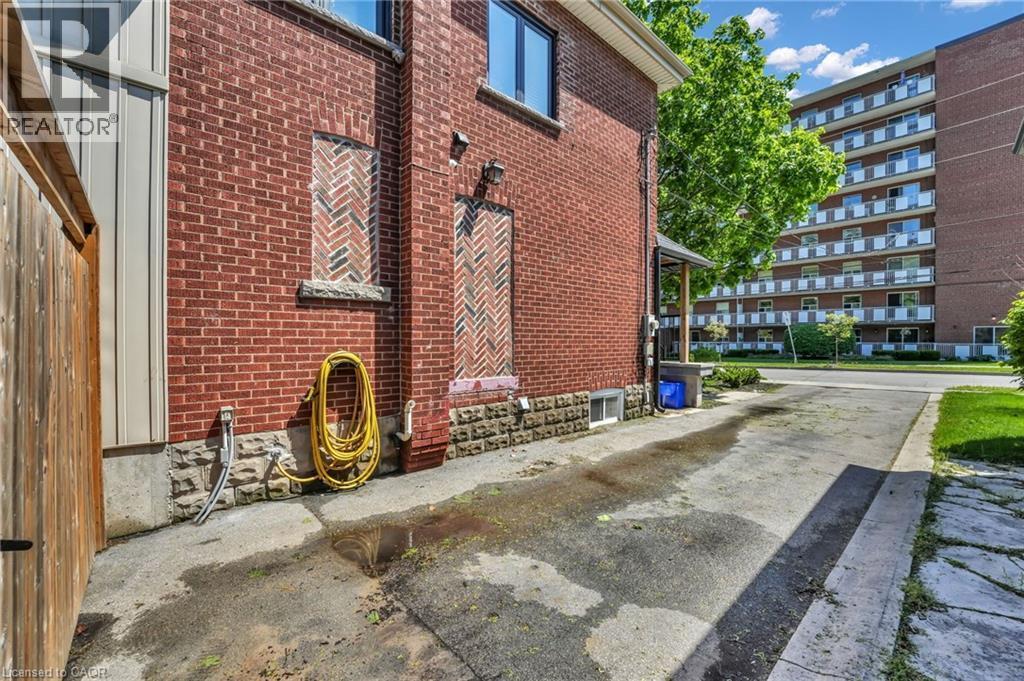 25 Park Street E, Hamilton, ON - Outdoor