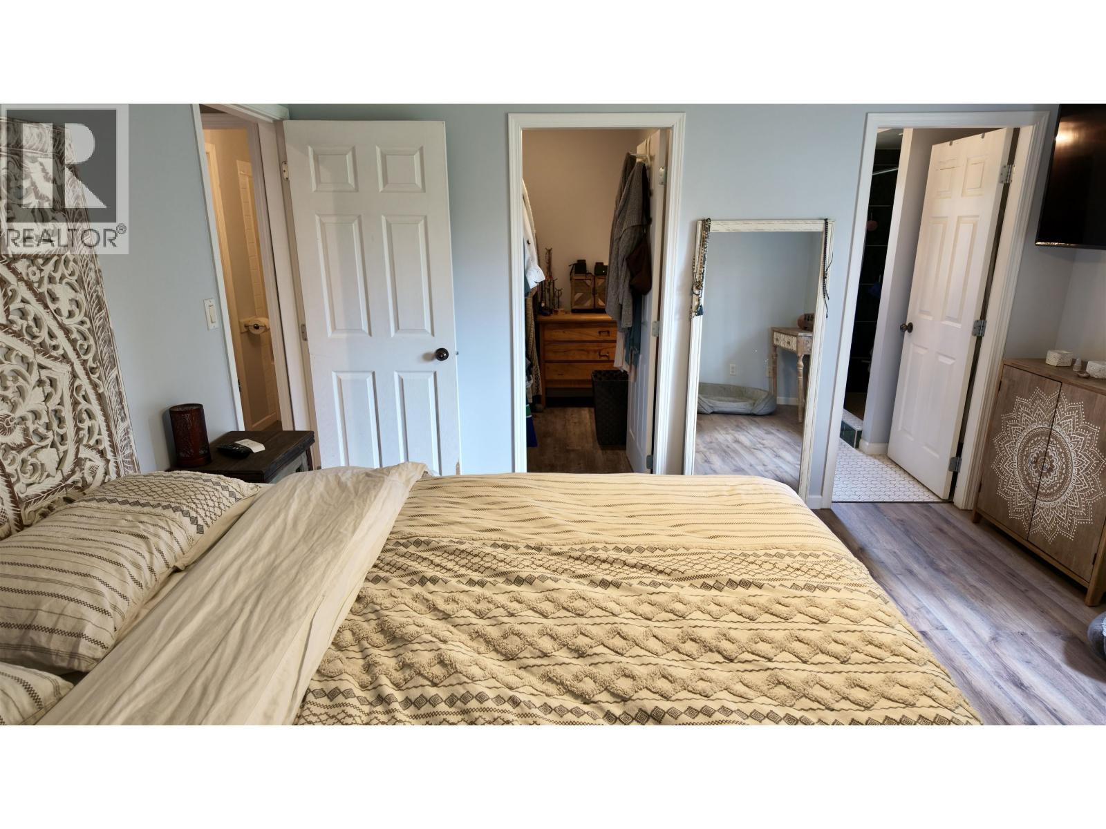 4838 Kitwanga Drive, 108 Mile Ranch, BC - Indoor Photo Showing Bedroom