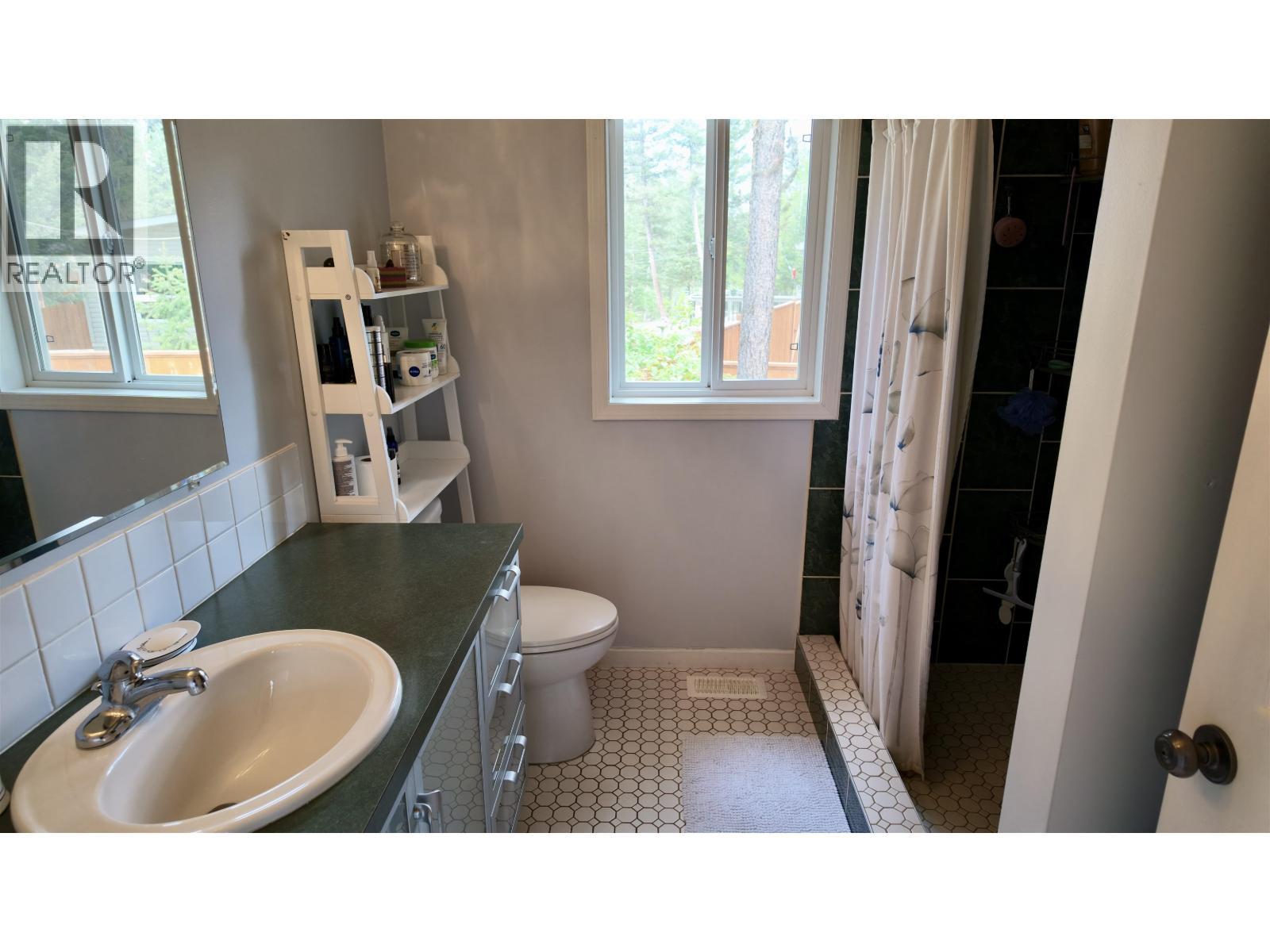 4838 Kitwanga Drive, 108 Mile Ranch, BC - Indoor Photo Showing Bathroom