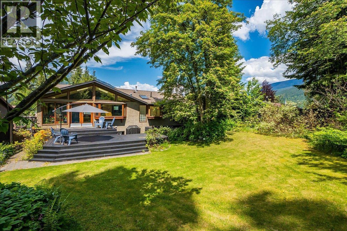 1001 Gilker Street, Nelson, BC - Outdoor With Deck Patio Veranda