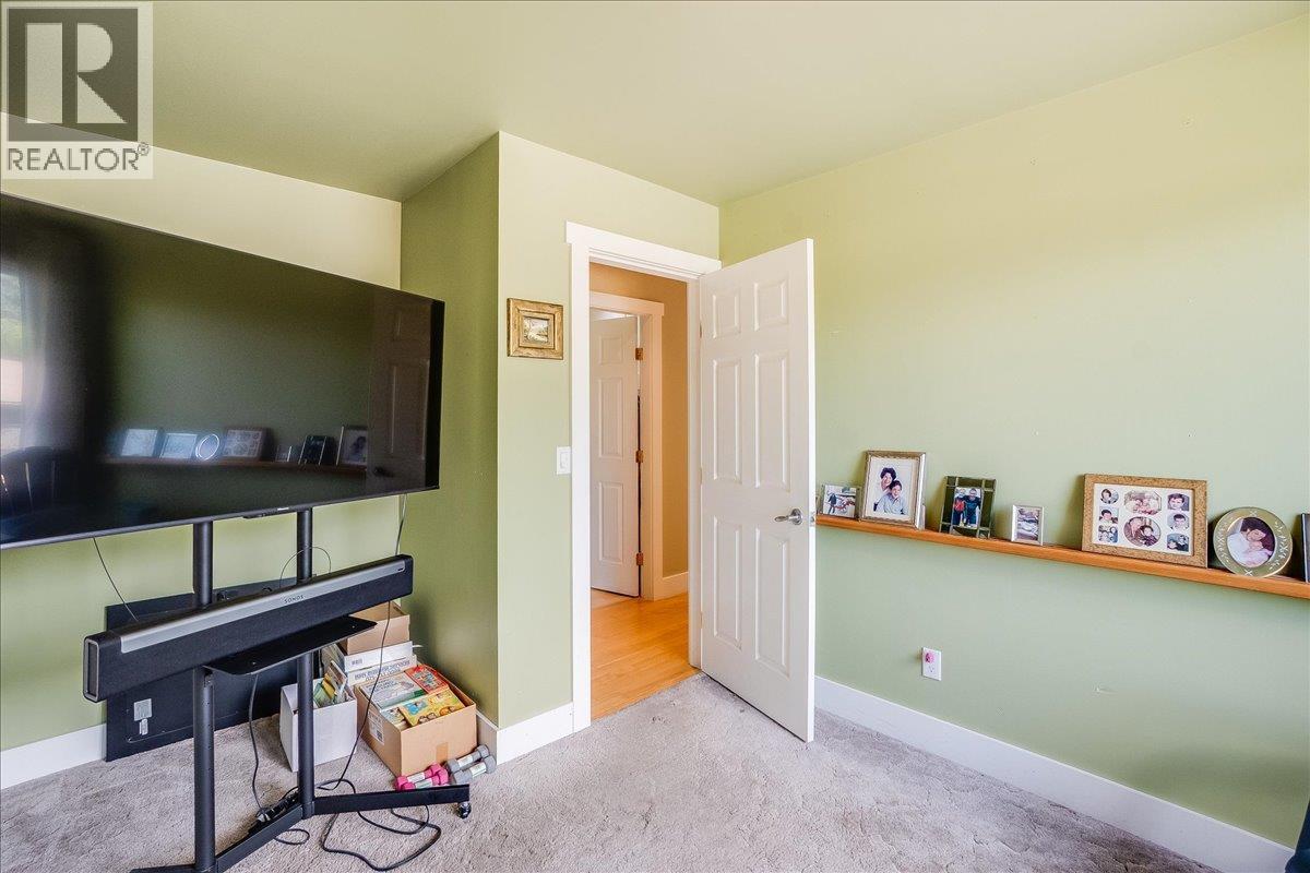 1001 Gilker Street, Nelson, BC - Indoor