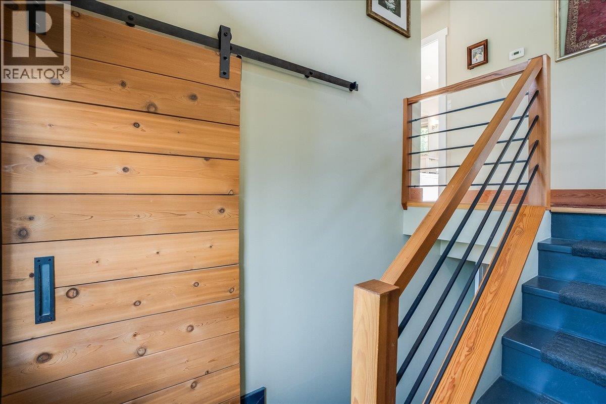 1001 Gilker Street, Nelson, BC - Indoor Photo Showing Other Room
