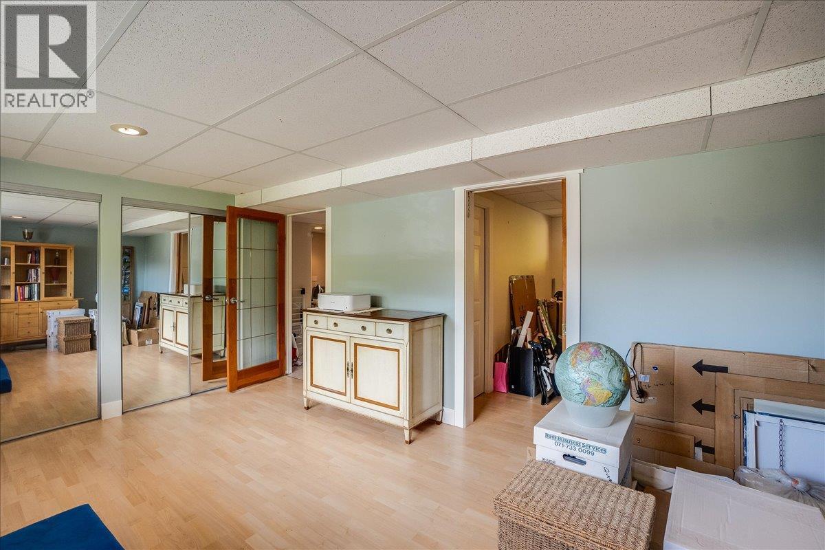 1001 Gilker Street, Nelson, BC - Indoor