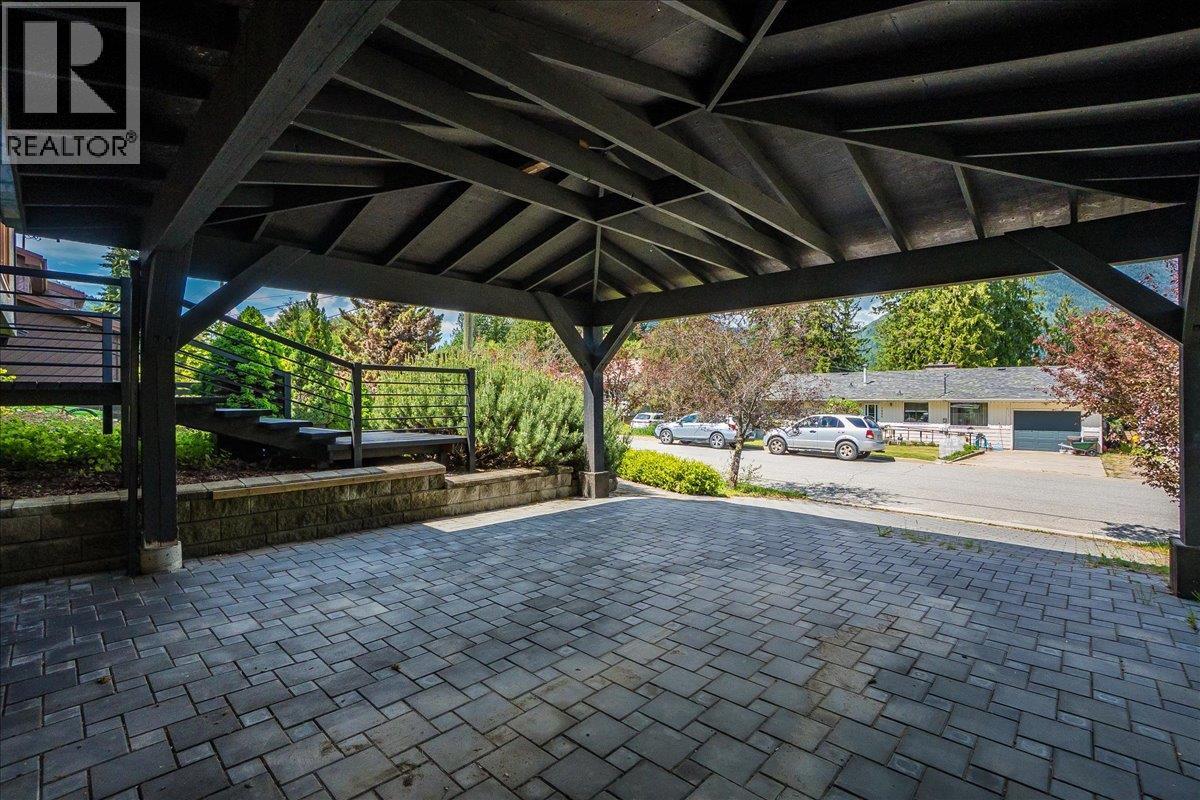 1001 Gilker Street, Nelson, BC - Outdoor