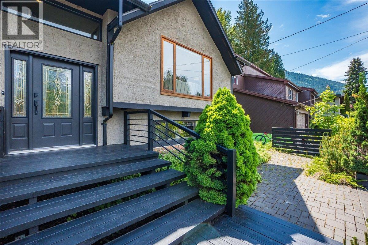 1001 Gilker Street, Nelson, BC - Outdoor With Deck Patio Veranda