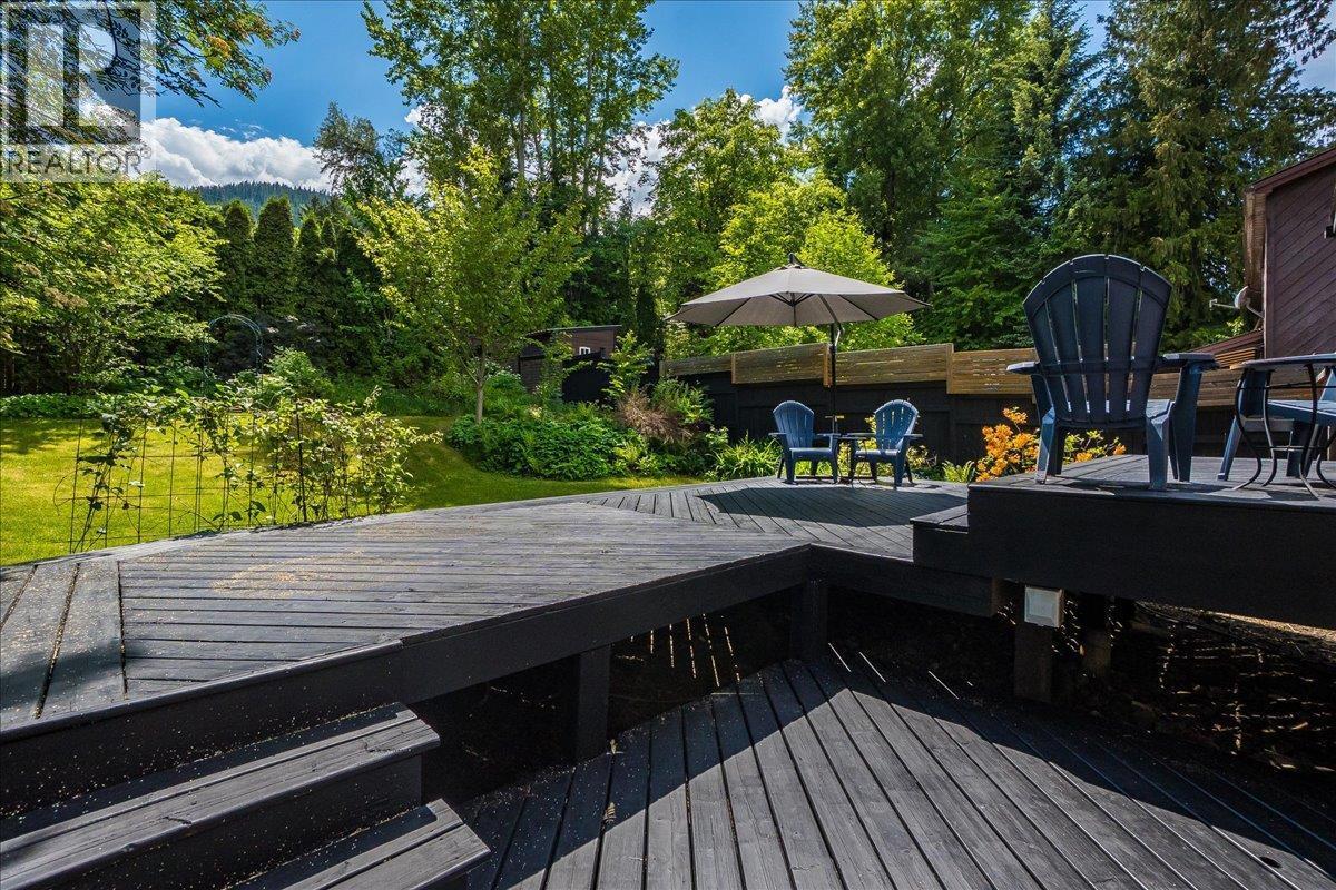 1001 Gilker Street, Nelson, BC - Outdoor