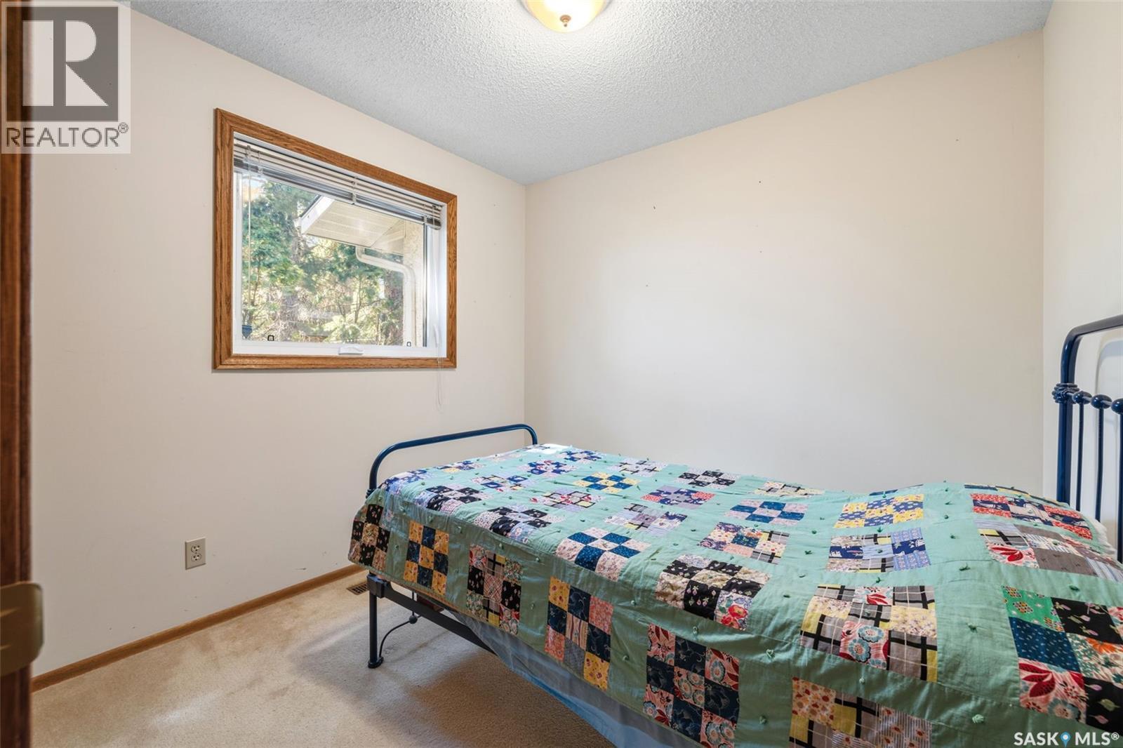 287 Rogers Road, Regina, SK - Indoor Photo Showing Bedroom