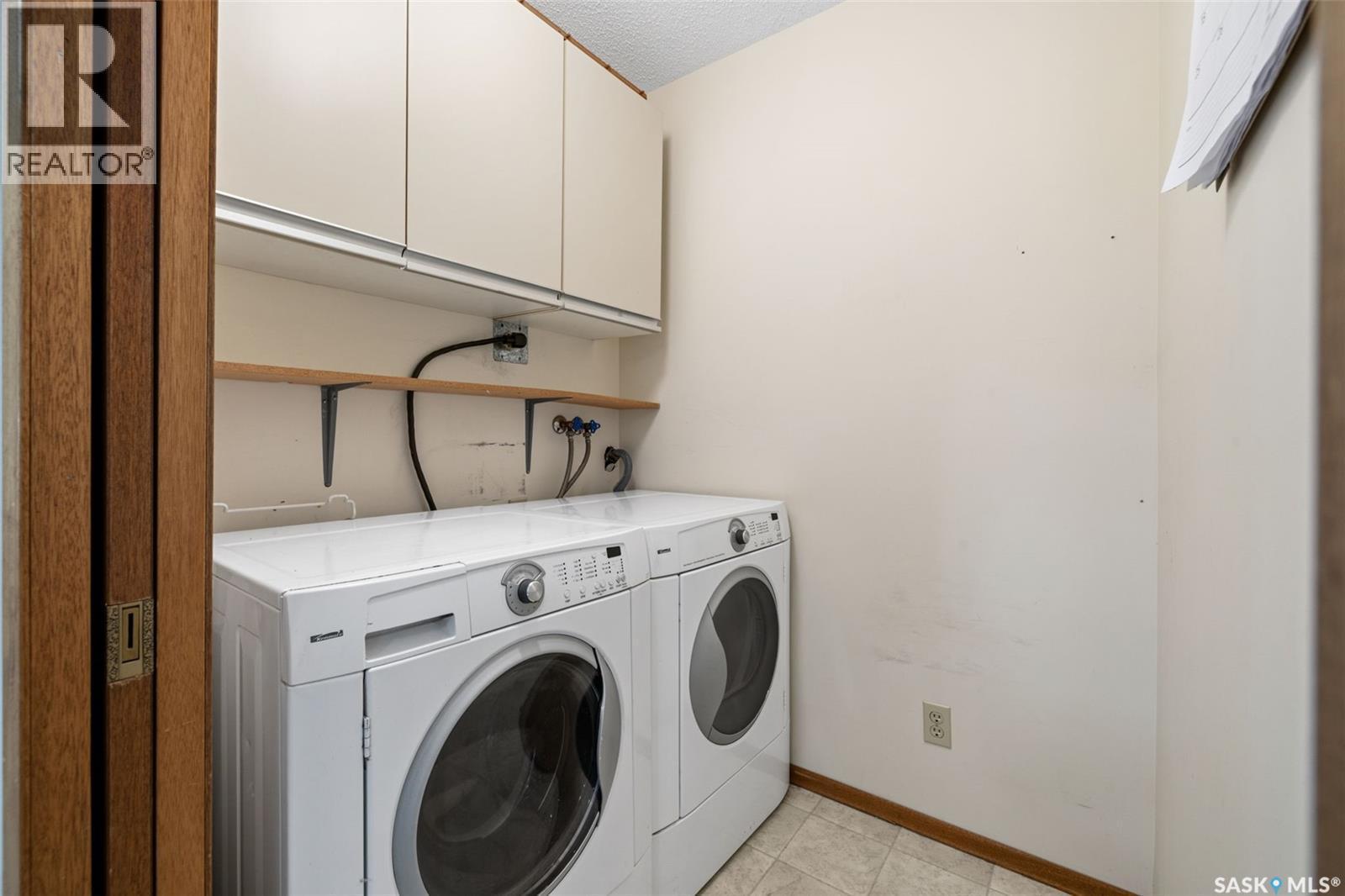 287 Rogers Road, Regina, SK - Indoor Photo Showing Laundry Room