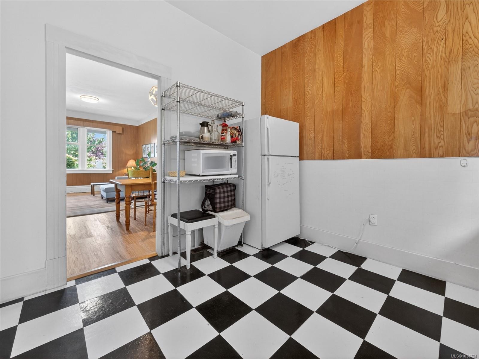 1215 Queens Ave, Victoria, BC