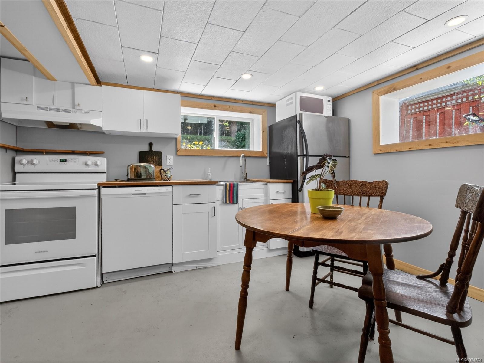 1215 Queens Ave, Victoria, BC
