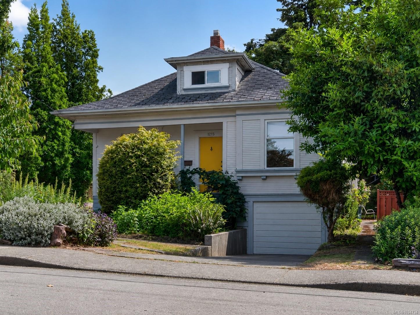 1215 Queens Ave, Victoria, BC