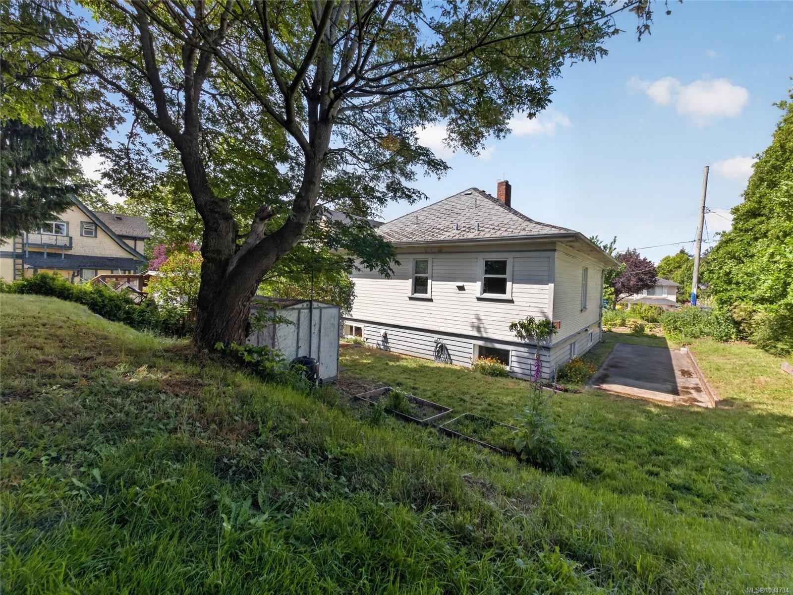 1215 Queens Ave, Victoria, BC