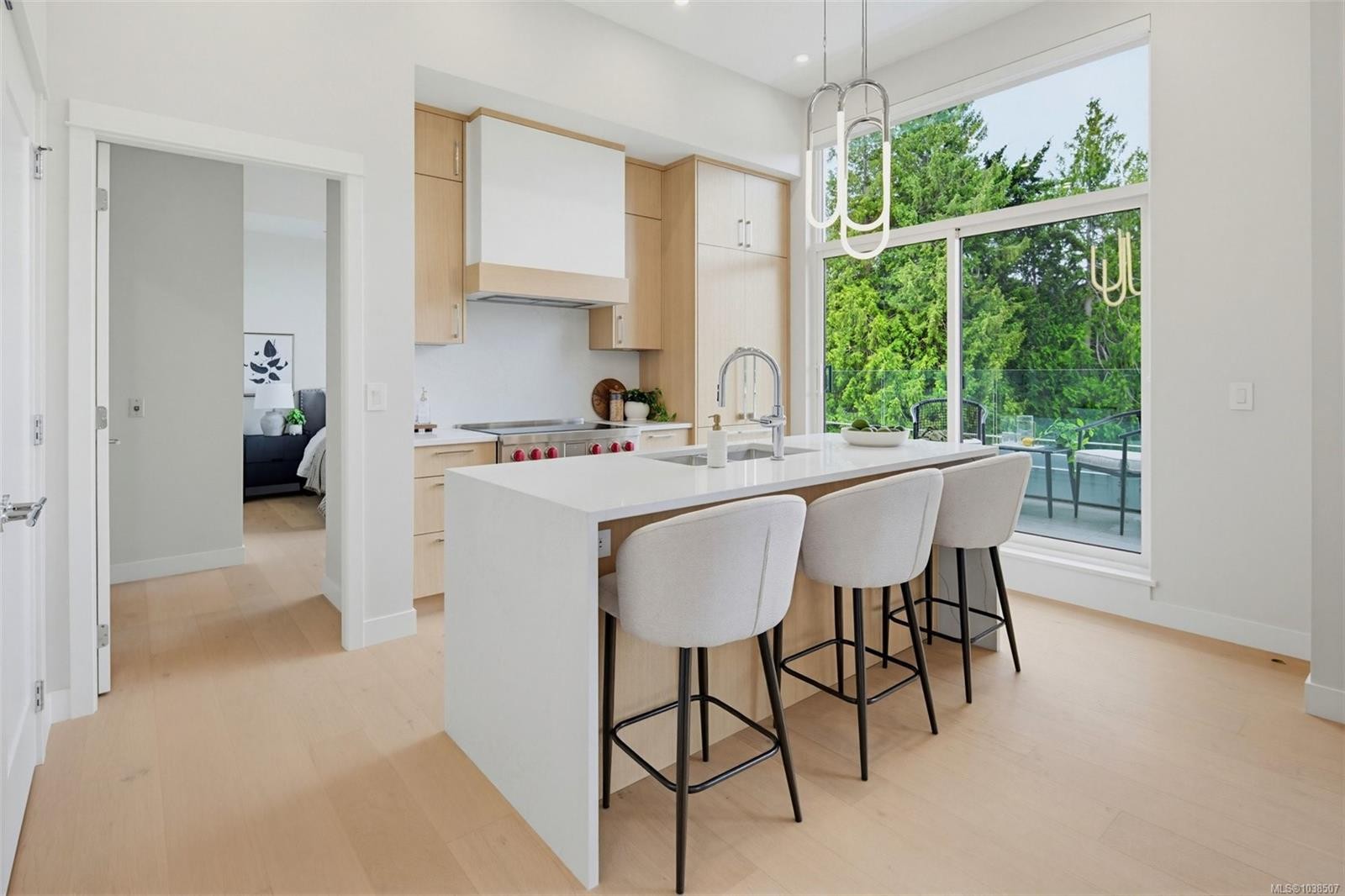 #Ph 403-5229 Cordova Bay Rd, Saanich, BC - Indoor