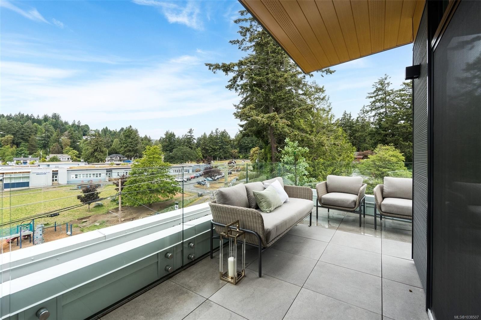 #Ph 403-5229 Cordova Bay Rd, Saanich, BC - Outdoor