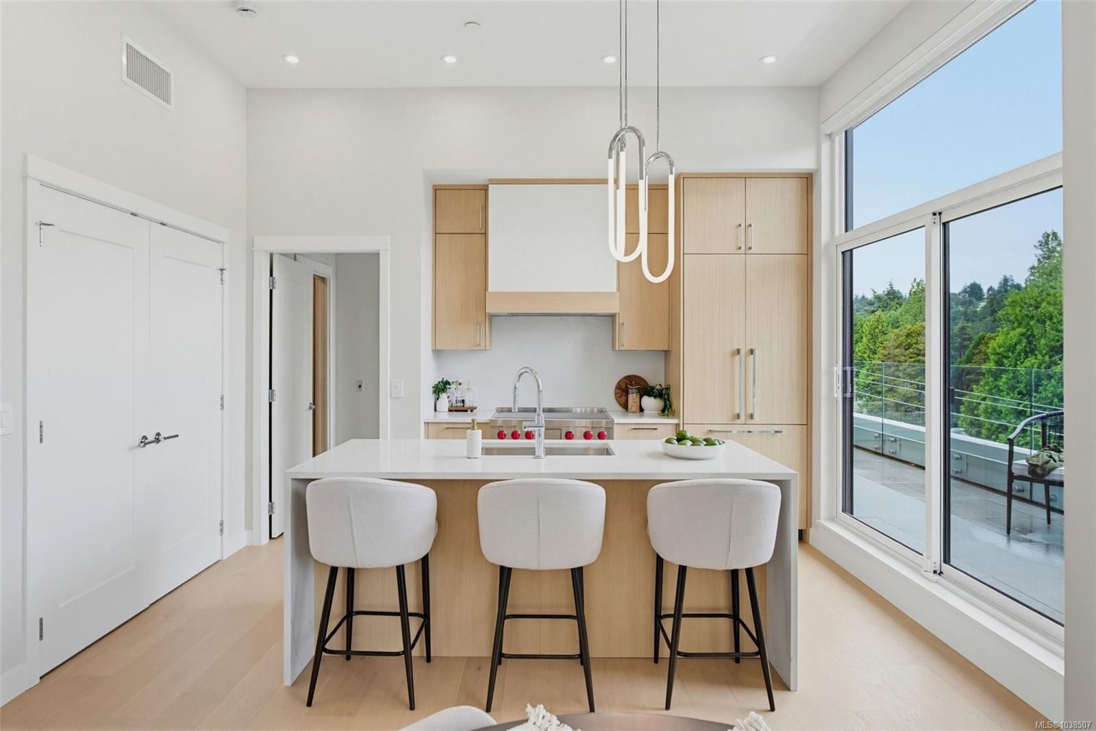 #Ph 403-5229 Cordova Bay Rd, Saanich, BC - Indoor Photo Showing Other Room
