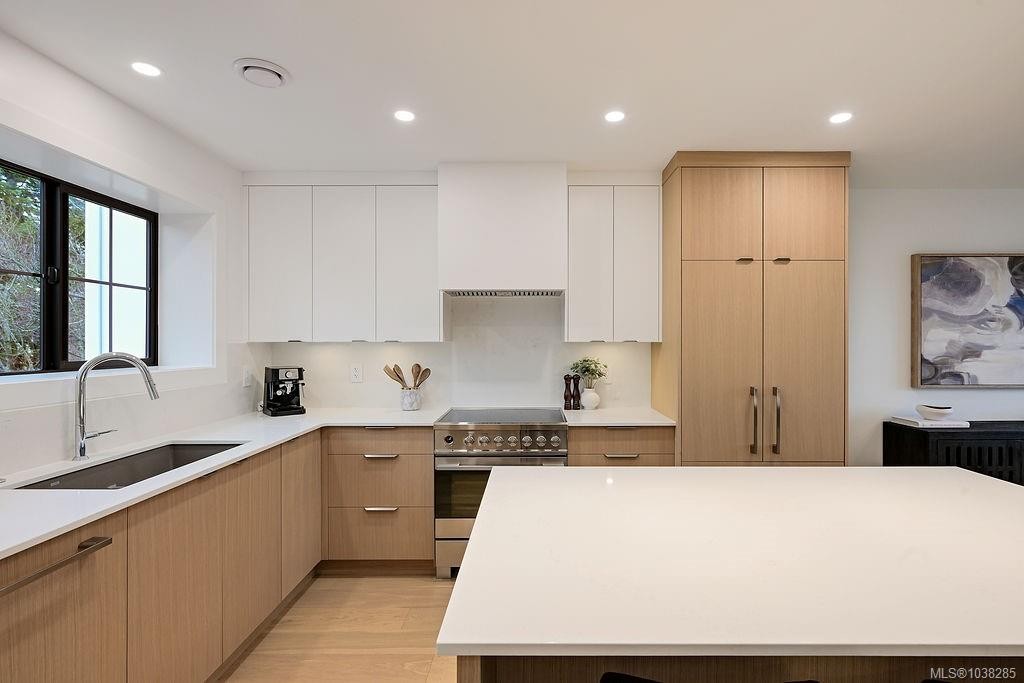 #3-2268 Bowker Ave, Oak Bay, BC
