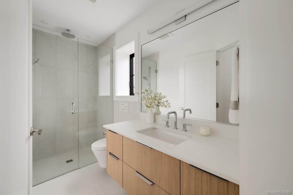 #3-2268 Bowker Ave, Oak Bay, BC