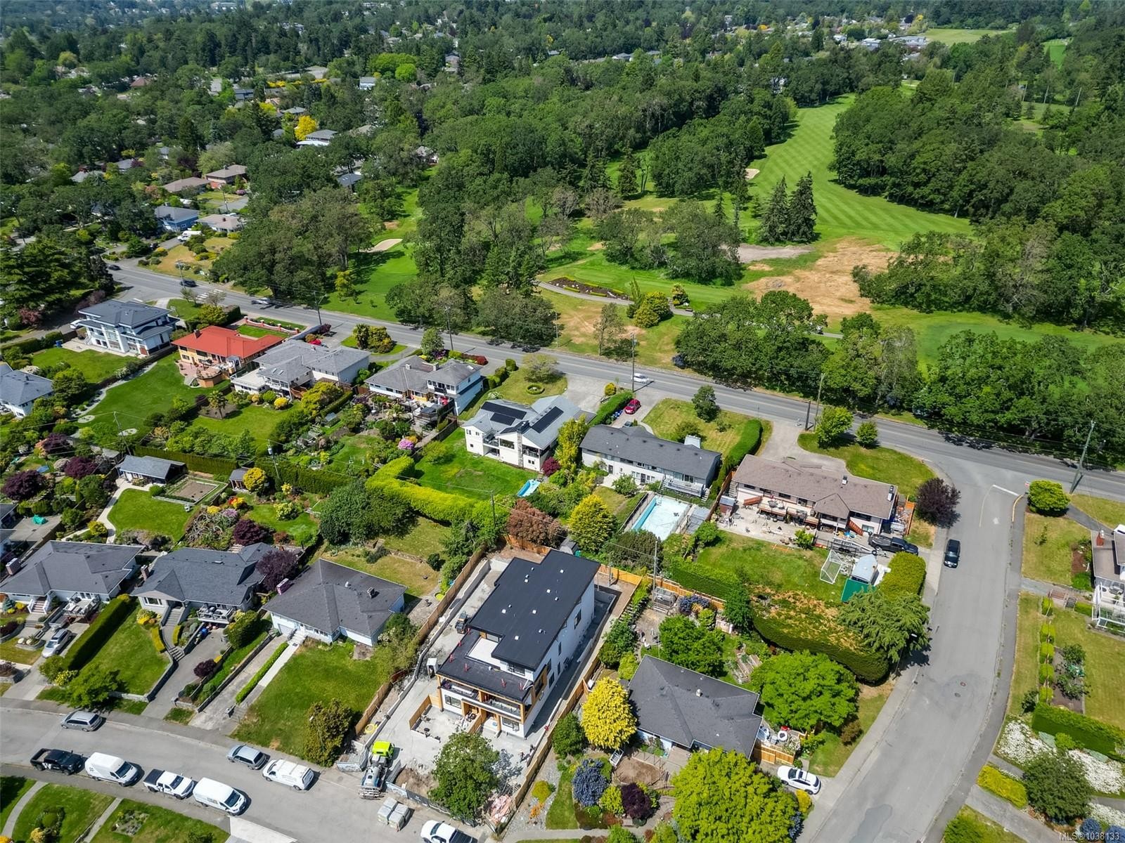 #1-3080 Oakdowne Rd, Oak Bay, BC - Outdoor With View