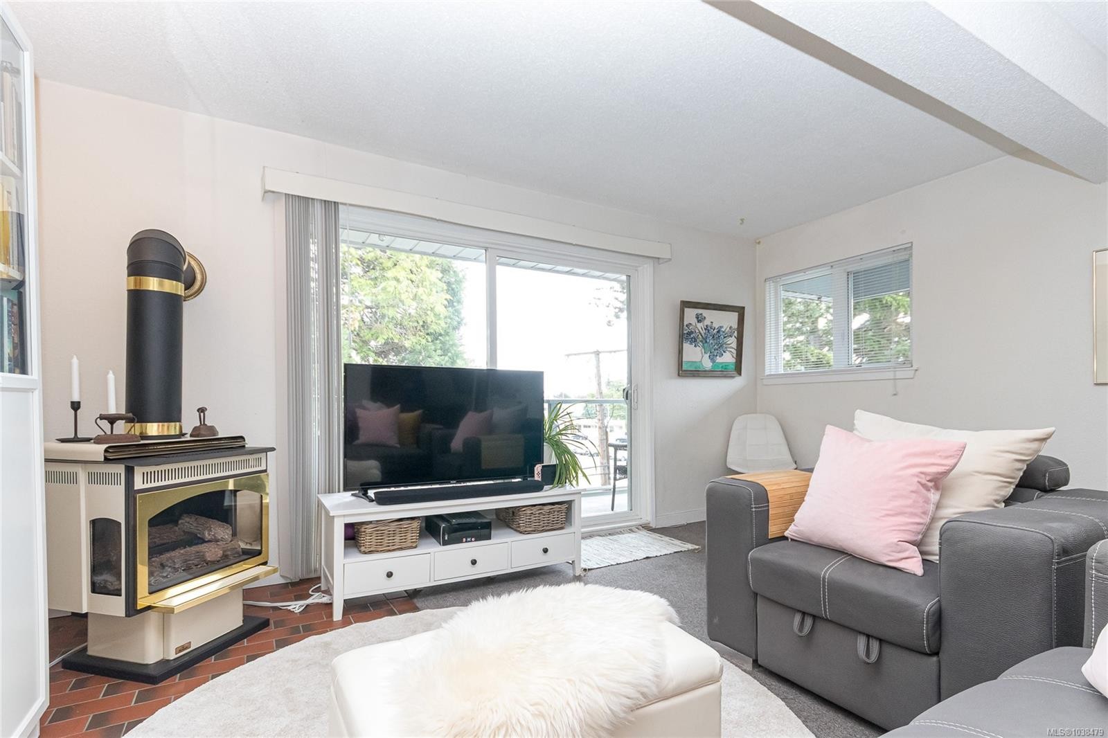 #411-2022 Foul Bay Rd, Victoria, BC - Indoor Photo Showing Living Room With Fireplace