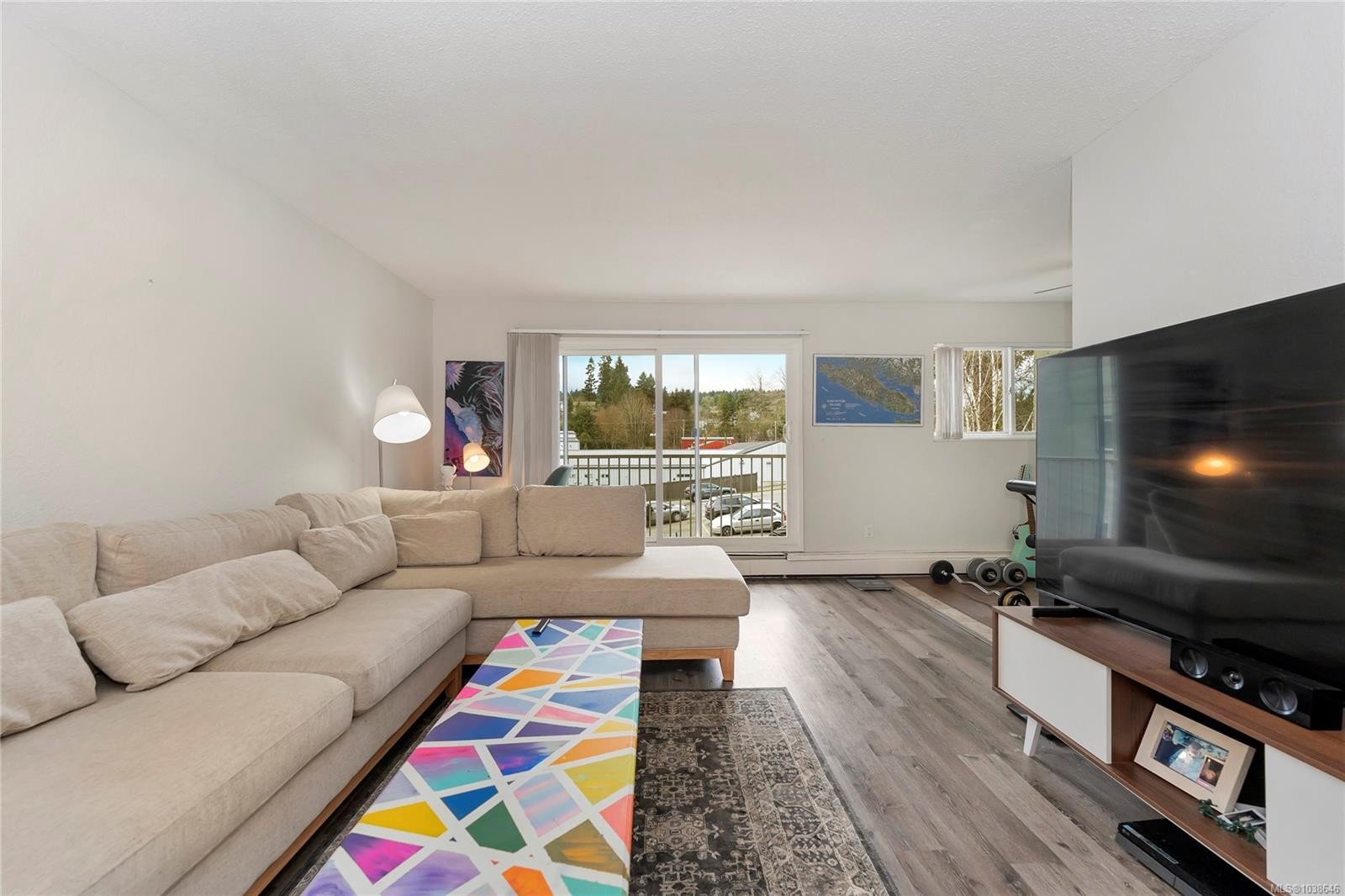 #304-3040 Pine St, Chemainus, BC - Indoor Photo Showing Living Room