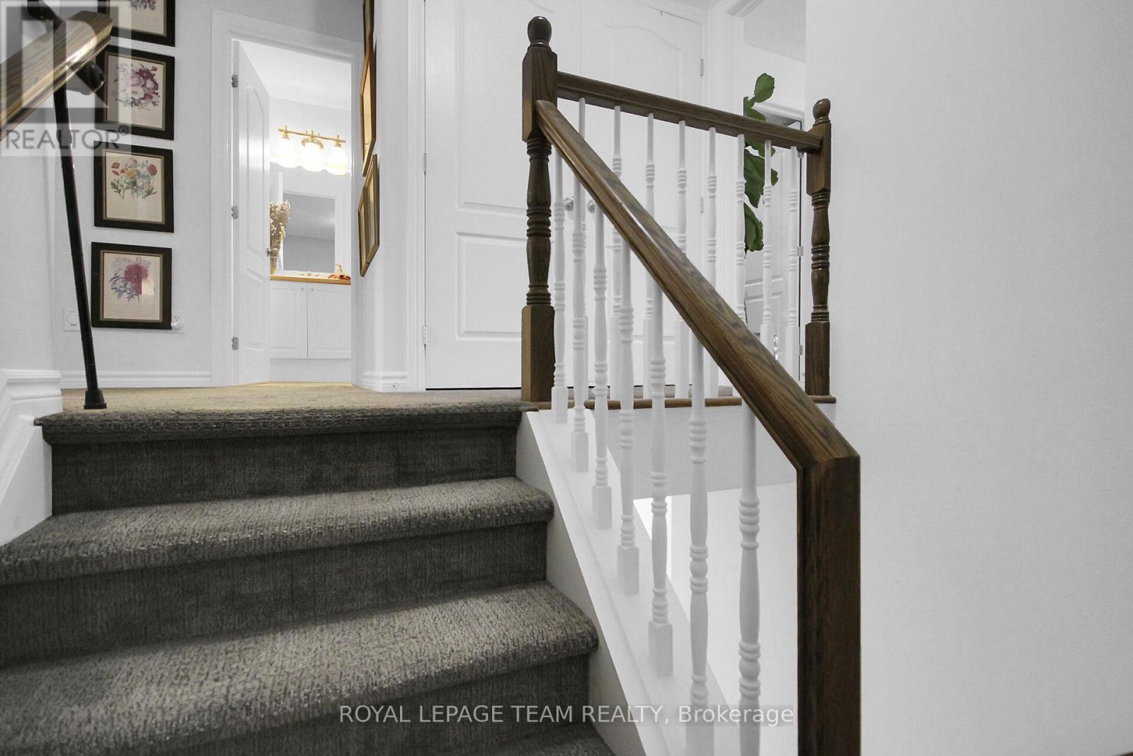 112 Talltree Crescent, Ottawa, ON - Indoor Photo Showing Other Room