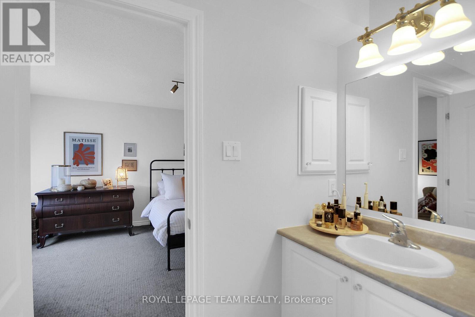 112 Talltree Crescent, Ottawa, ON - Indoor Photo Showing Bathroom