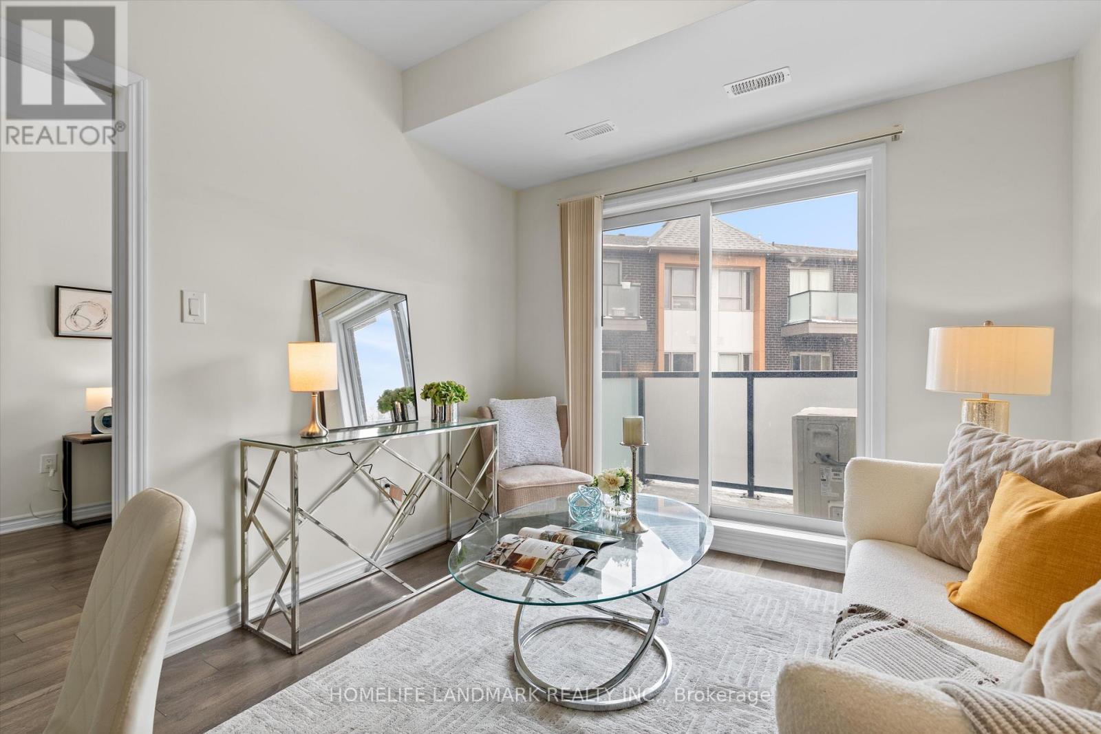214 - 1085 Danforth Road, Toronto, ON - Indoor Photo Showing Living Room