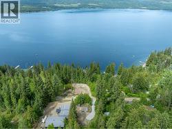walking distance to the lake -
