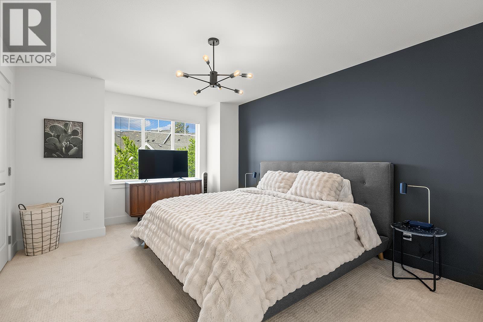 600 Sherwood Road Unit# 45, Kelowna, BC - Indoor Photo Showing Bedroom
