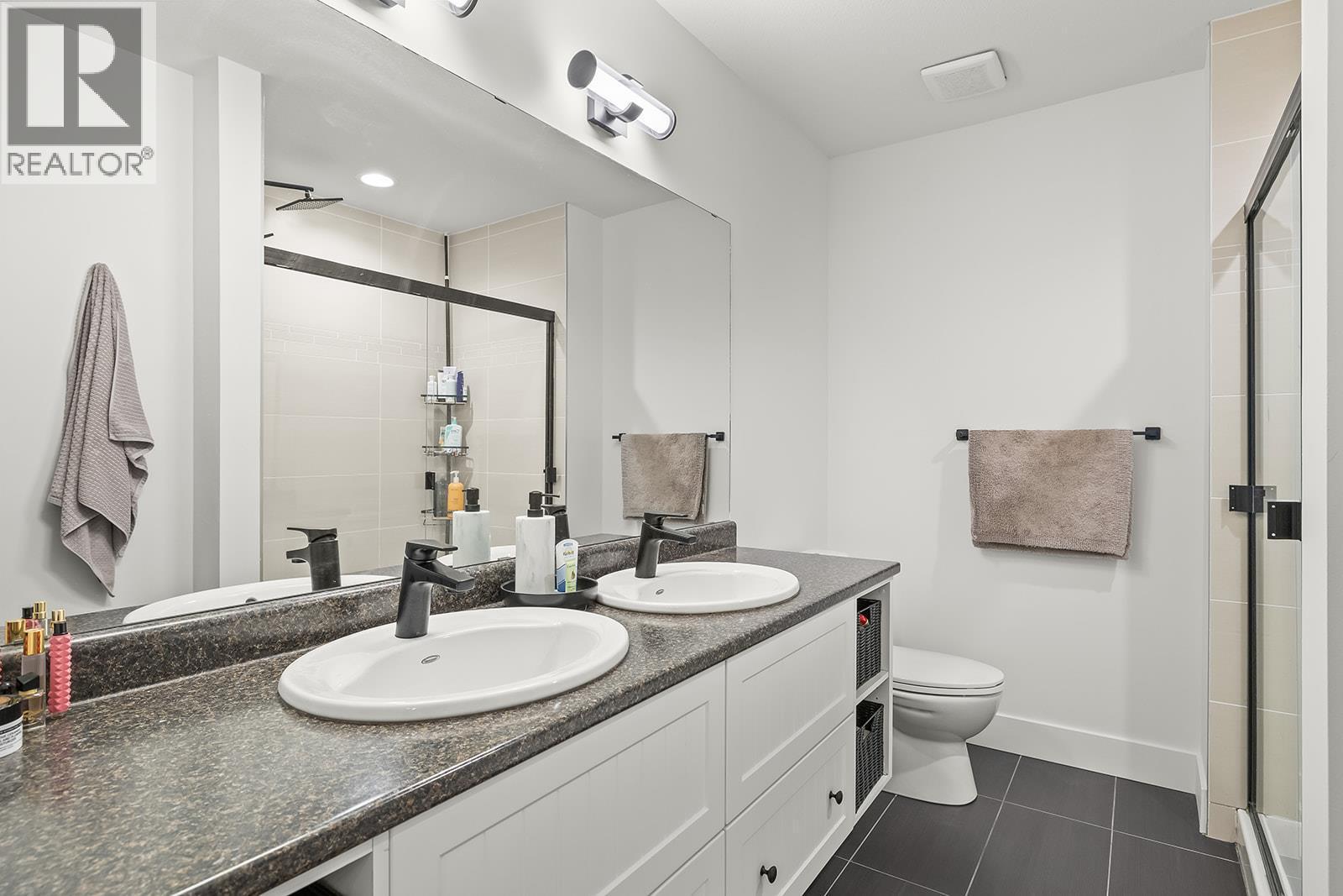 600 Sherwood Road Unit# 45, Kelowna, BC - Indoor Photo Showing Bathroom