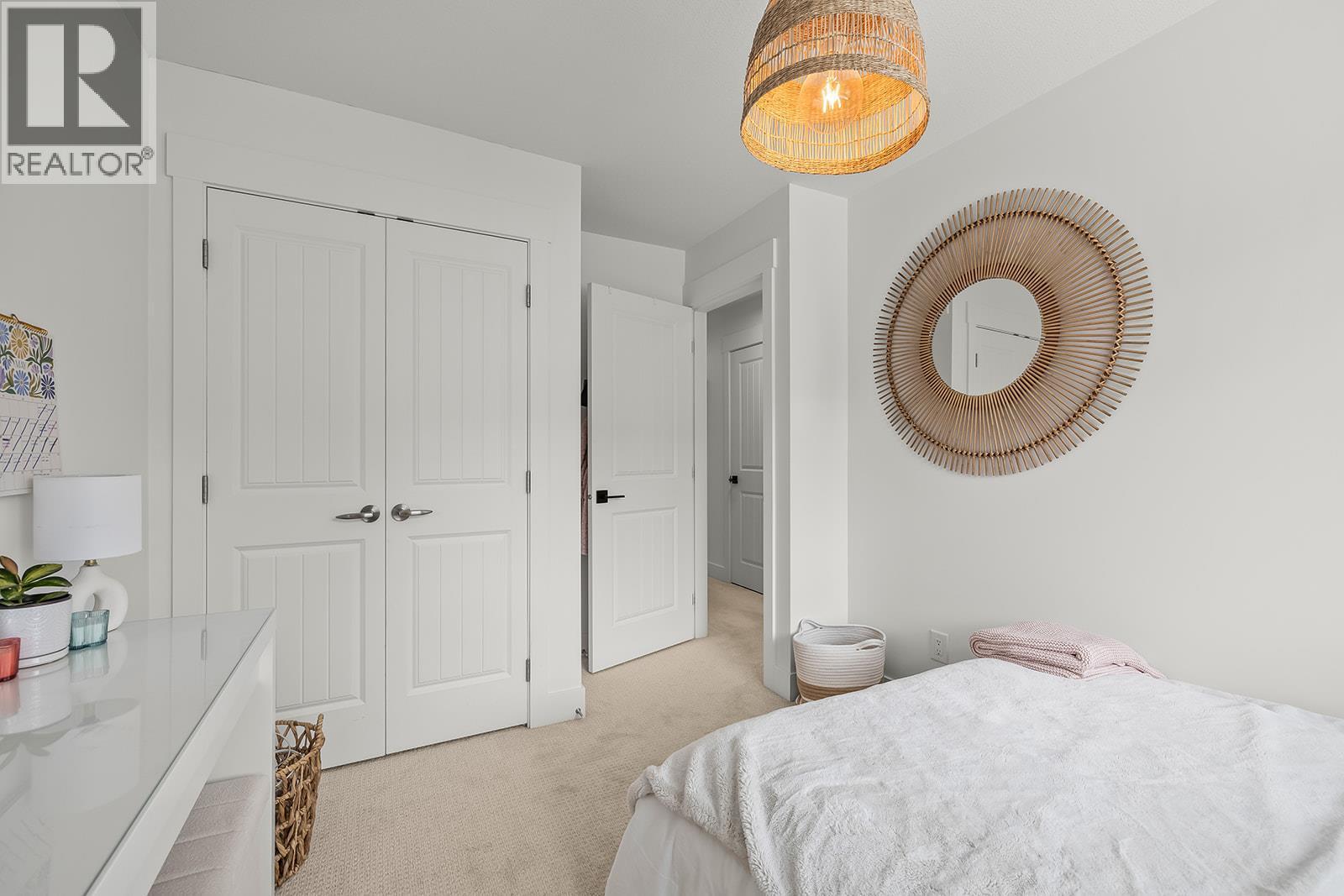 600 Sherwood Road Unit# 45, Kelowna, BC - Indoor Photo Showing Bedroom