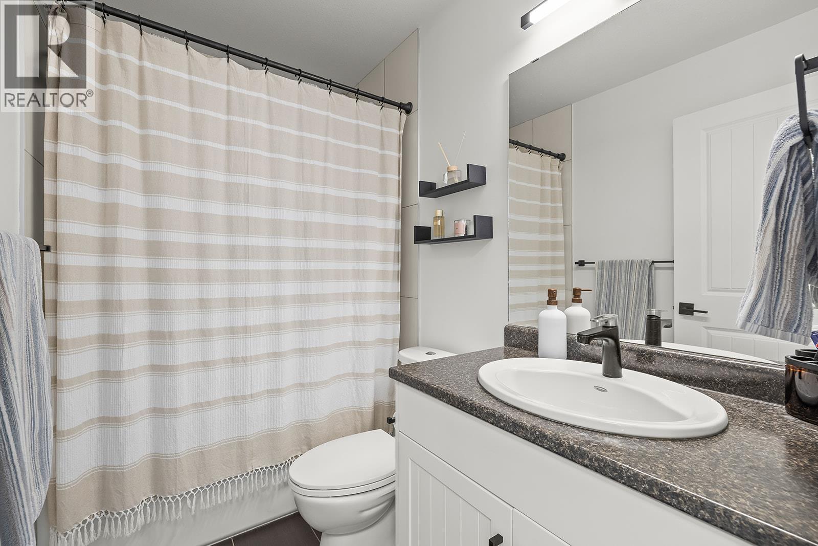 600 Sherwood Road Unit# 45, Kelowna, BC - Indoor Photo Showing Bathroom